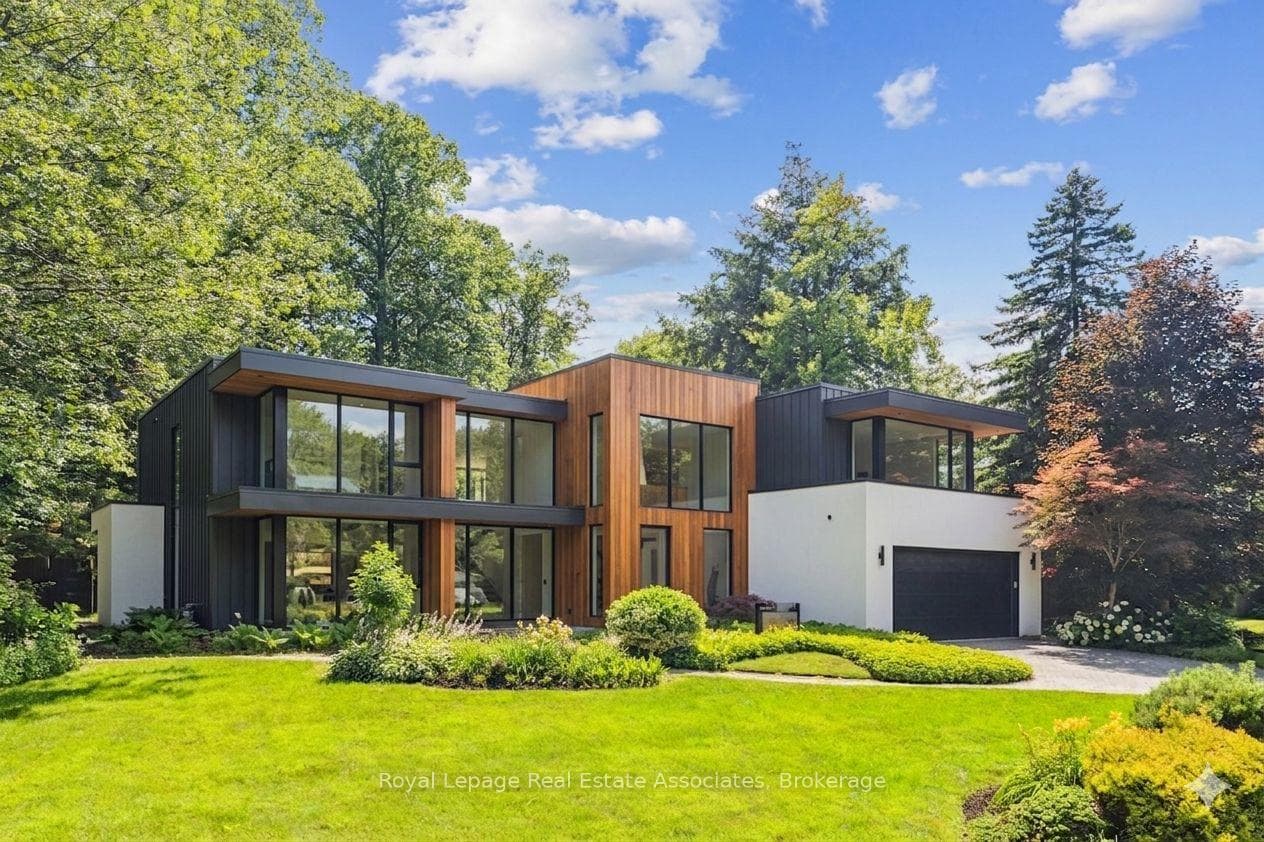 1258 Ravine Drive - Detached photo 1 of 2 in Mississauga, Ontario