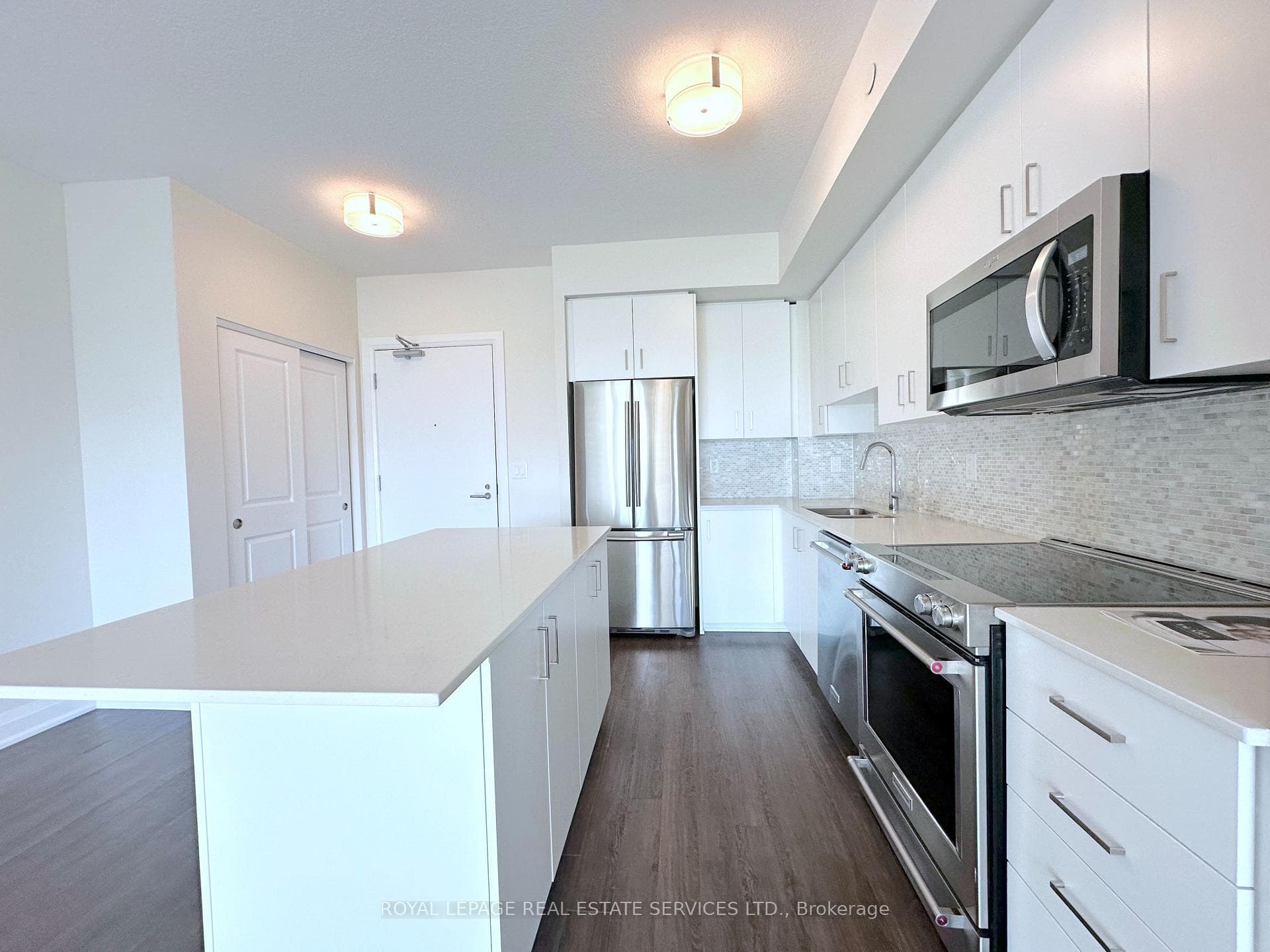 2333 Taunton Road Unit 209 - Condo photo 3 of 26 in Oakville, Ontario