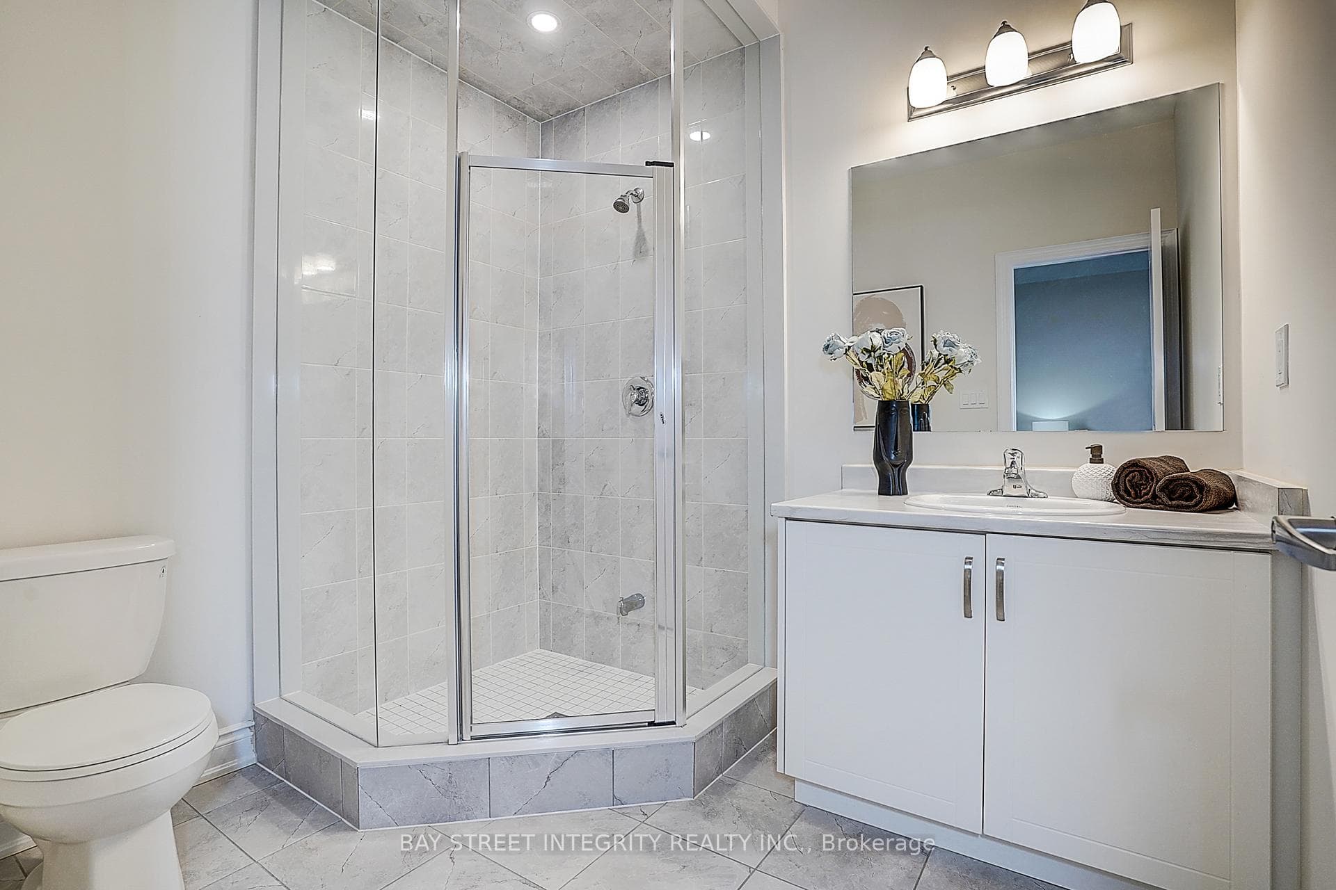 38 Settlers Road - Detached photo 46 of 50 in Oakville, Ontario