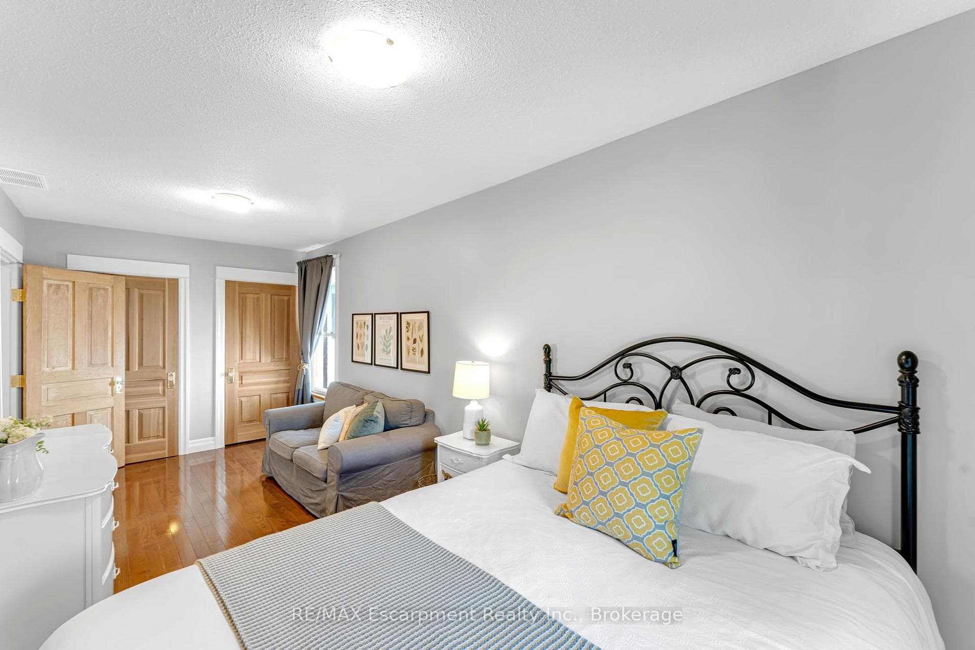 546 HURD Avenue - Detached photo 24 of 46 in Burlington, Ontario