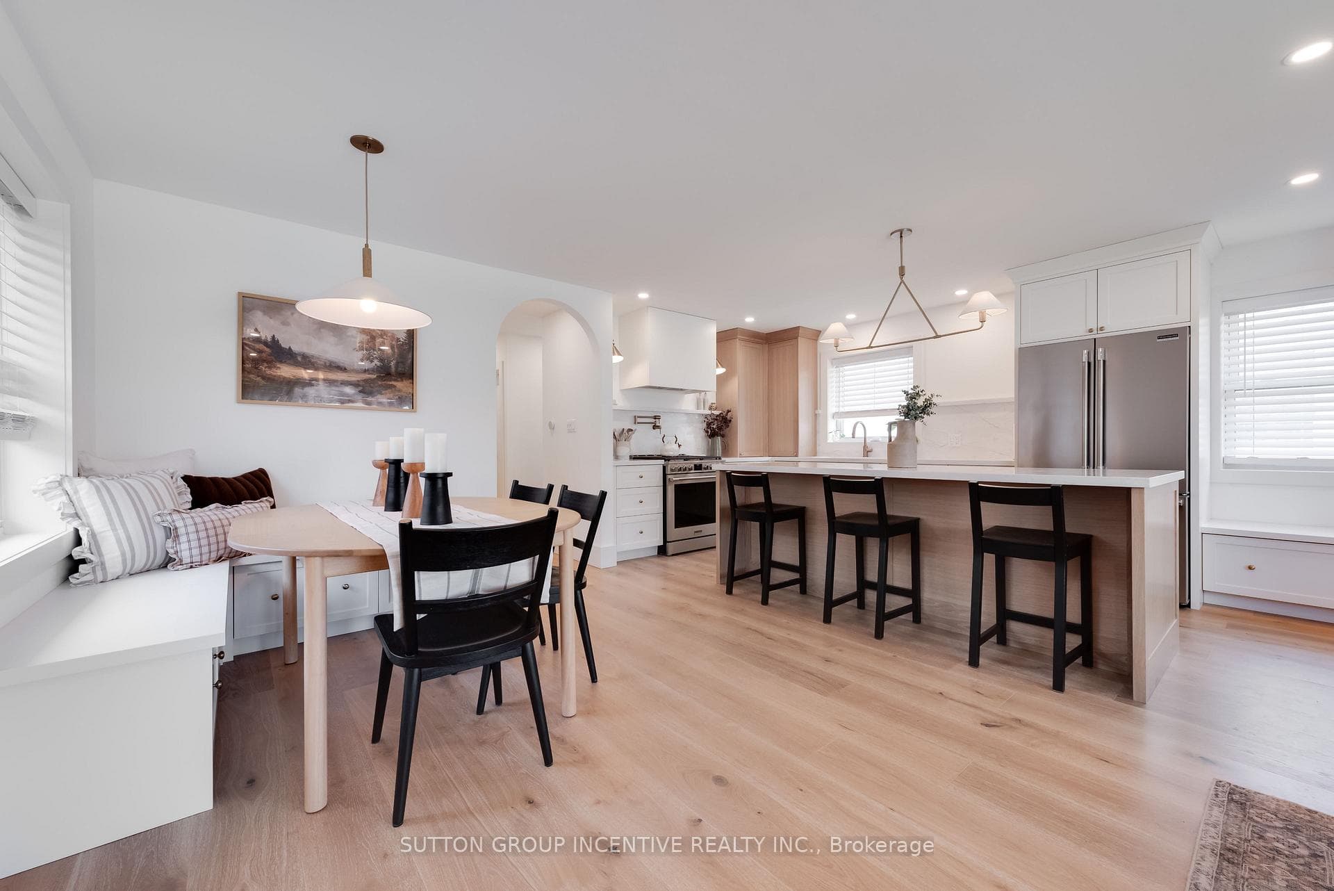 16 Robindale Avenue - Detached photo 10 of 44 in Liberty Village / Parkdale / South Parkdale, Ontario