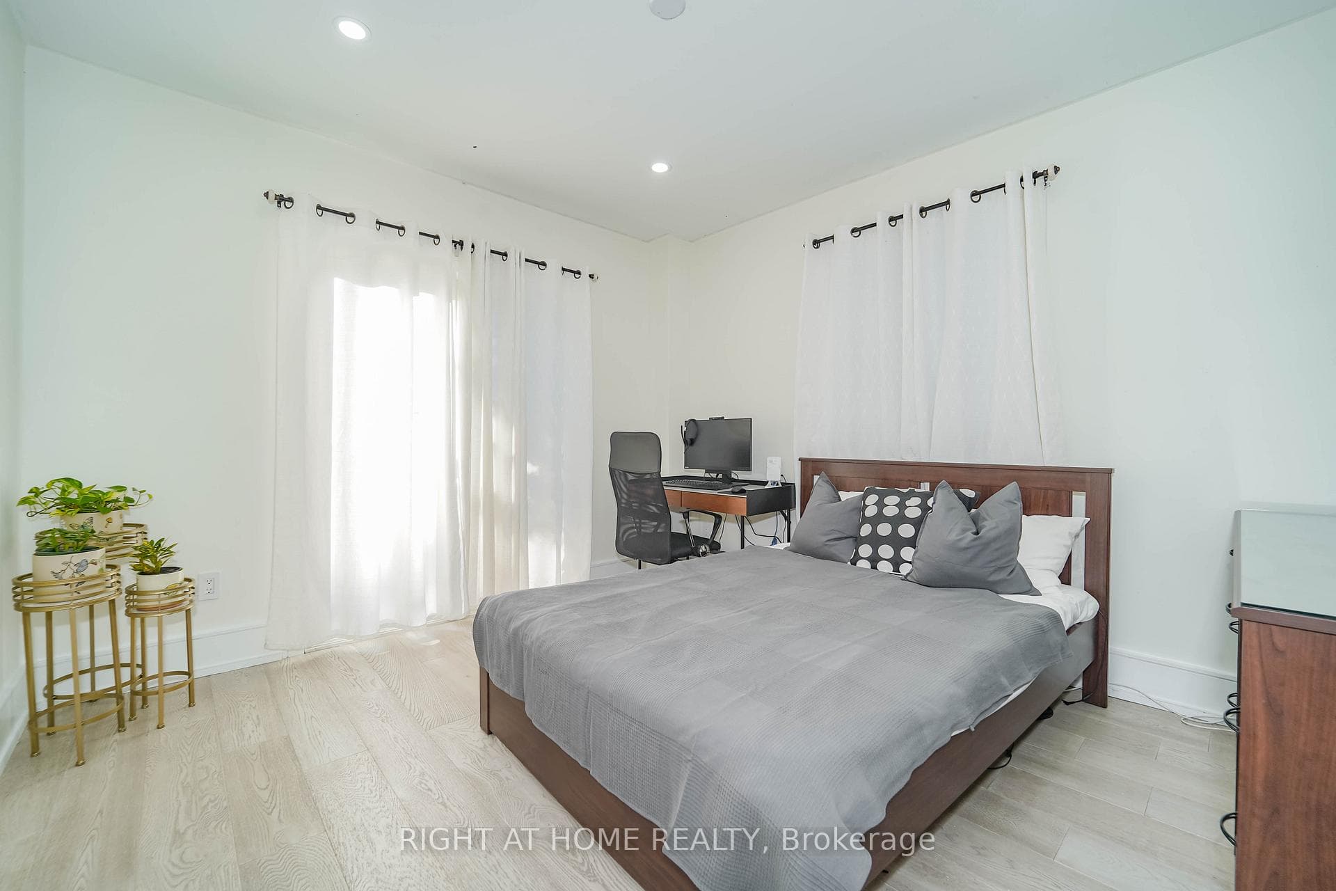 174 Aylesworth Avenue - Detached photo 17 of 50 in Birch Cliff / Cliffside, Ontario