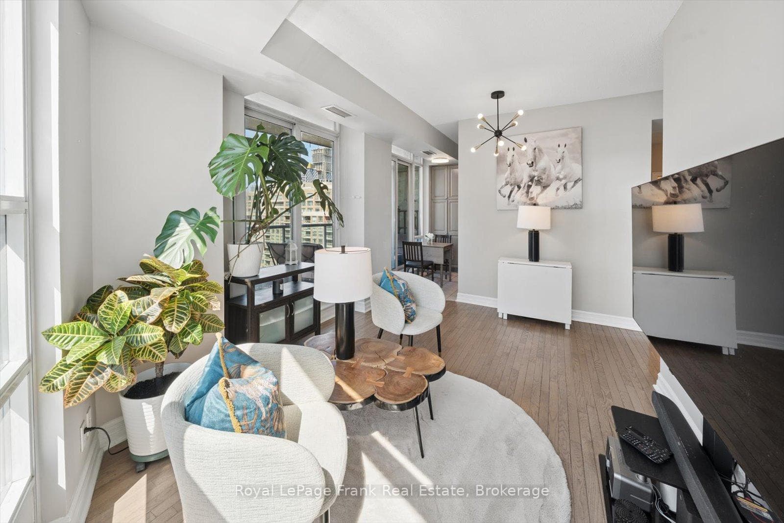 1 Elm Drive Unit 2405 - Condo photo 6 of 22 in Mississauga, Ontario