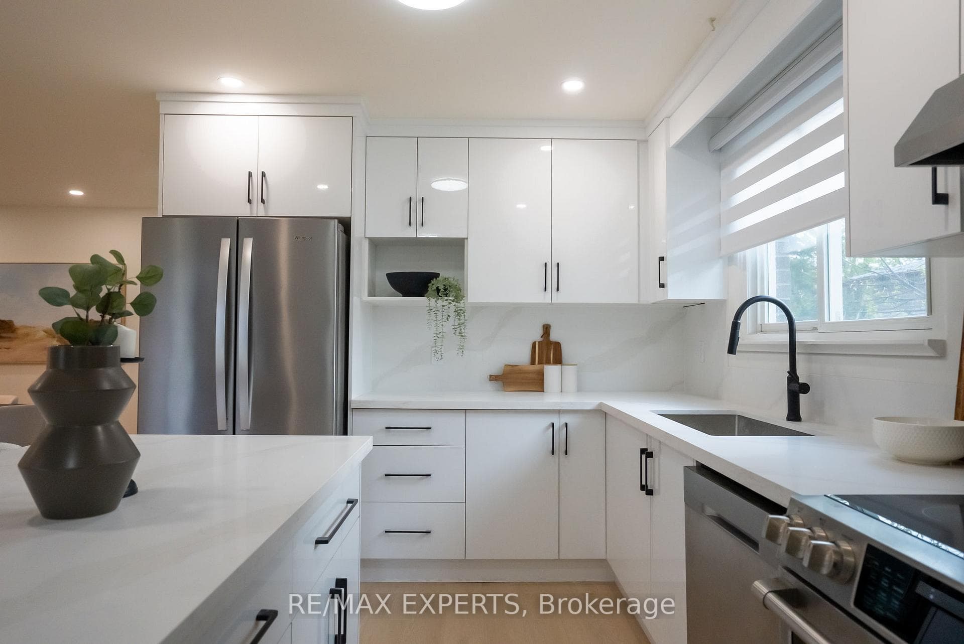 27 Fallingdale Crescent - Semi-Detached photo 9 of 40 in Brampton, Ontario