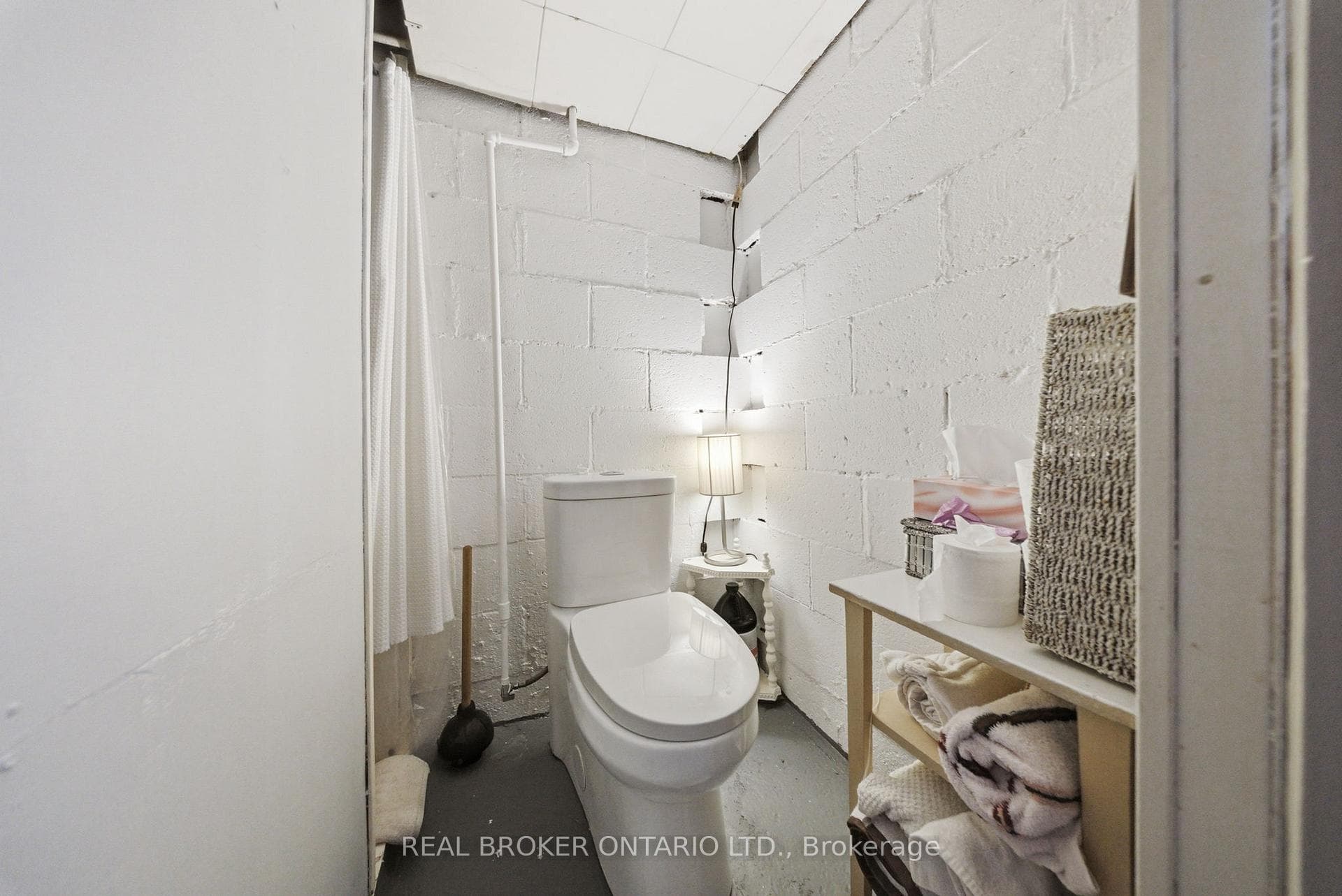 243 Sydney Street - Detached photo 26 of 35 in Milton, Ontario