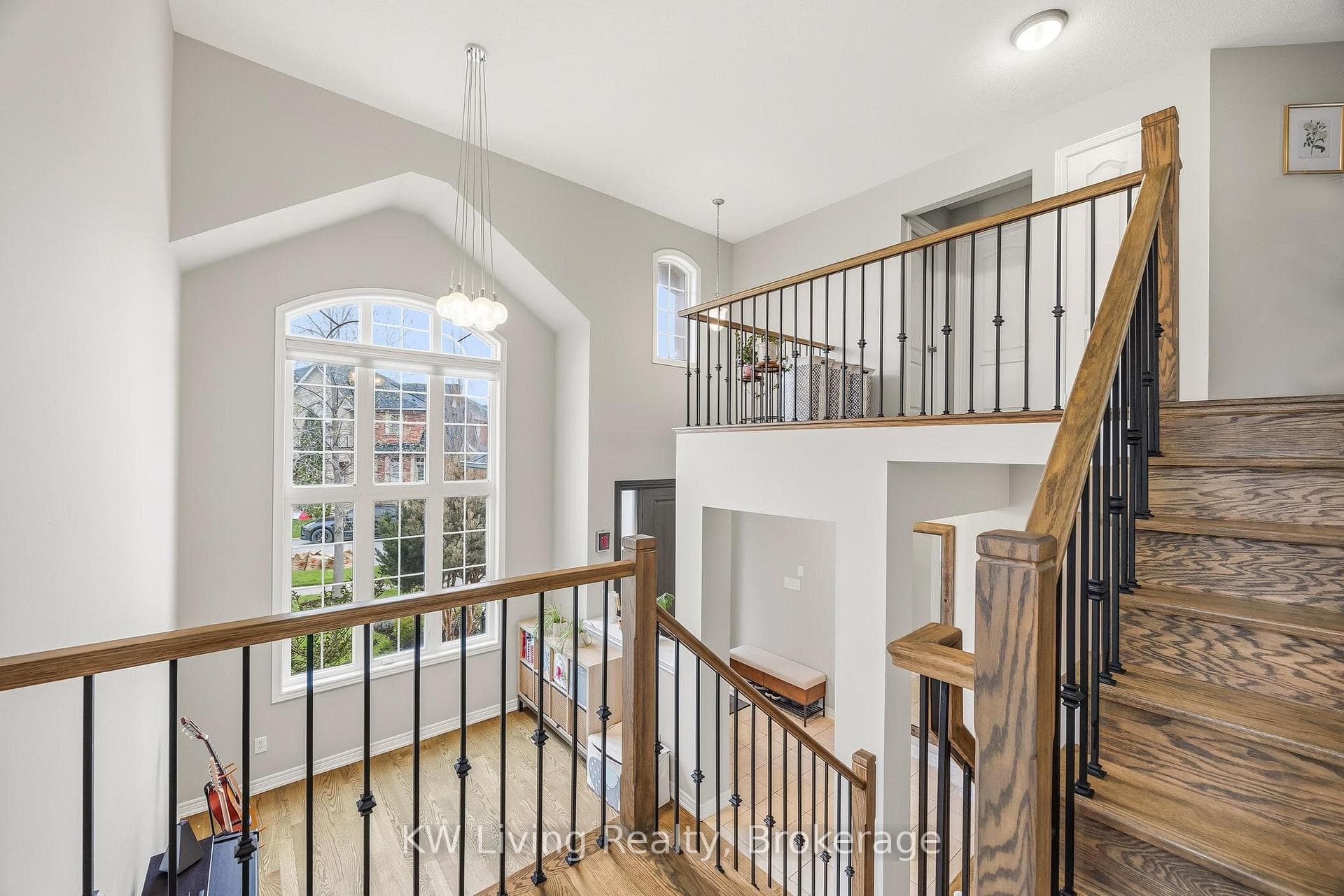 2327 Gladacres Lane - Detached photo 6 of 42 in Oakville, Ontario