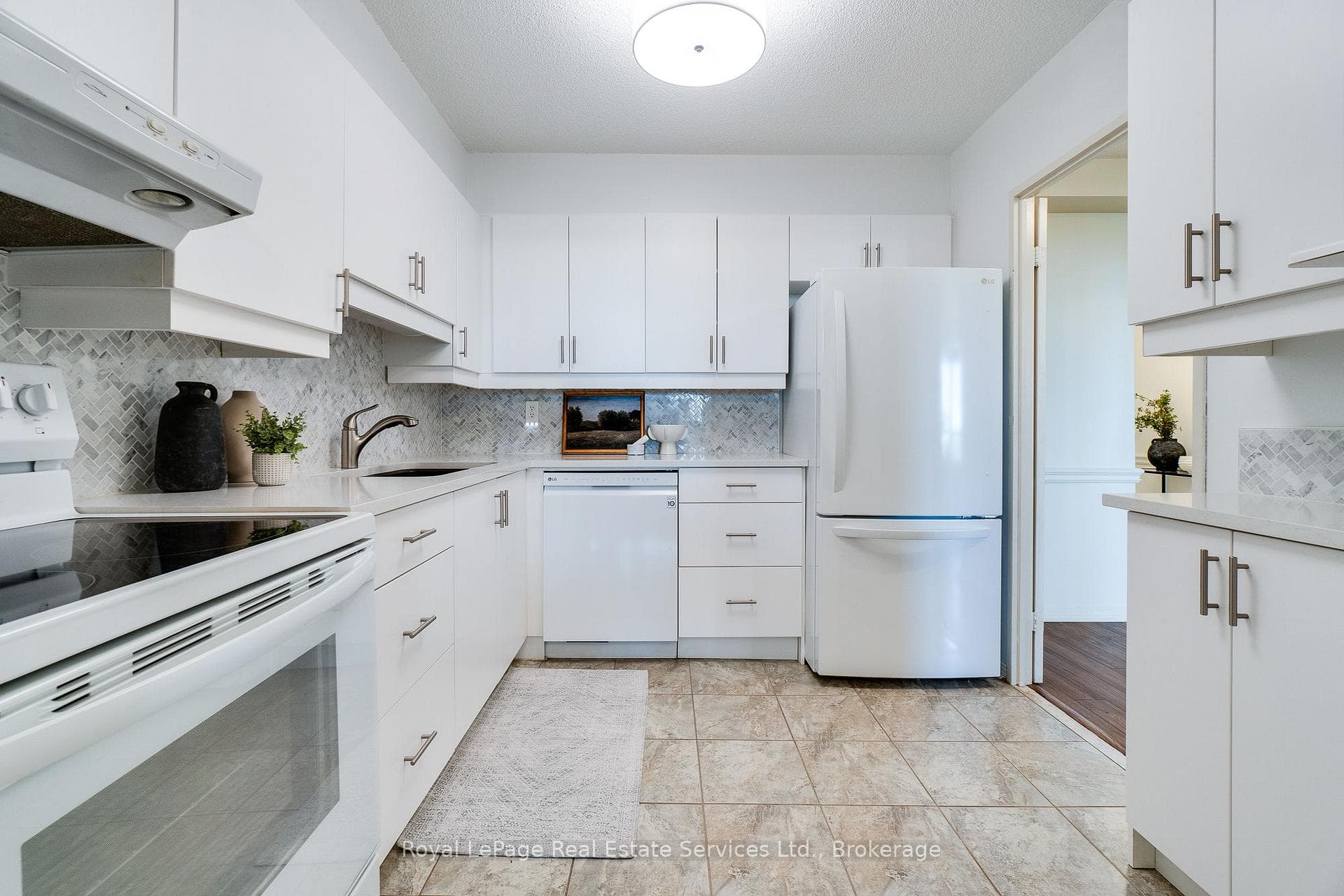 1359 White Oaks Boulevard Unit 1810 - Condo photo 13 of 32 in Oakville, Ontario