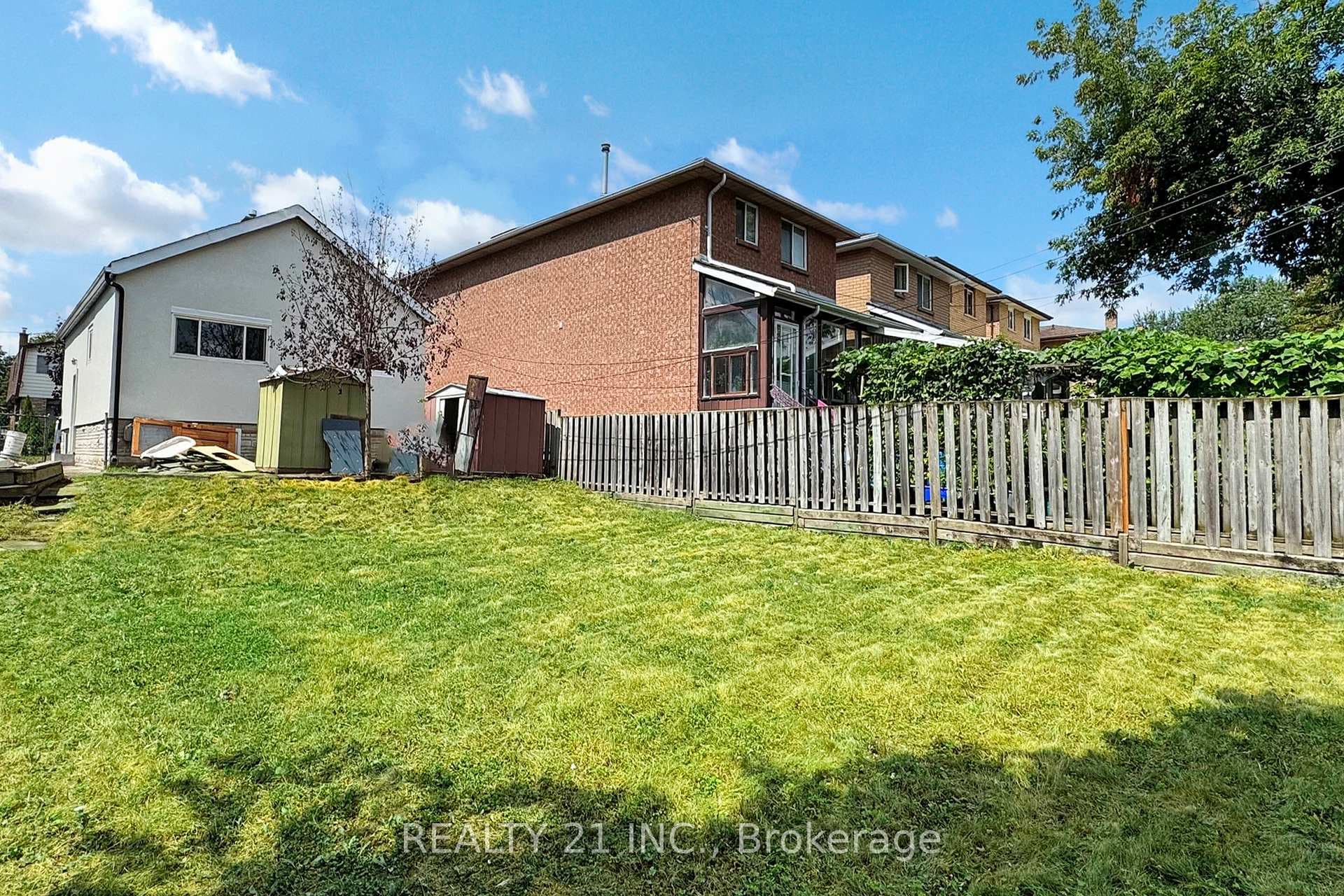 125 S Woodrow Boulevard - Detached photo 33 of 35 in Birch Cliff / Cliffside, Ontario