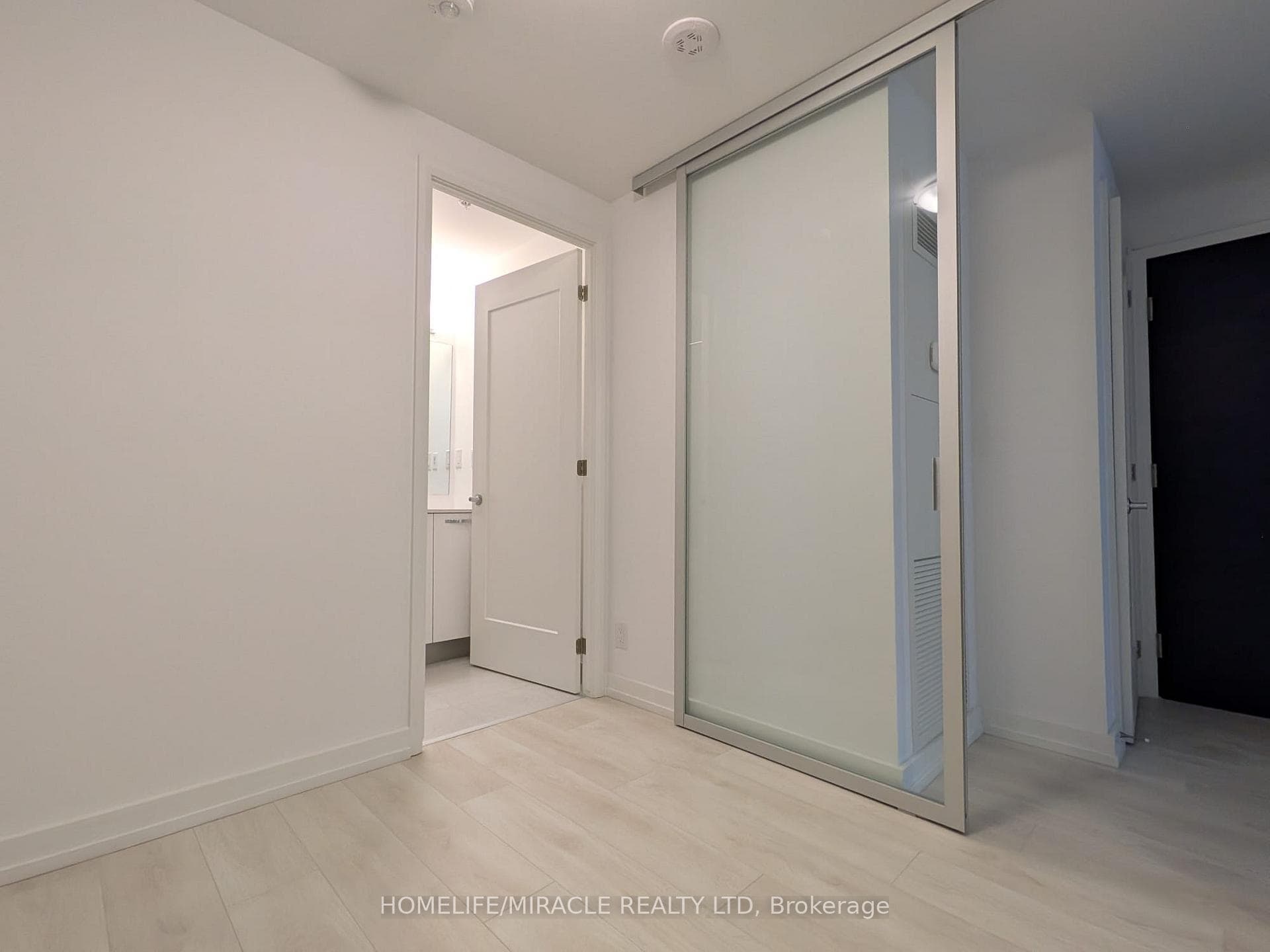 75 James Street Unit 2307 - Condo photo 8 of 13 in Hamilton, Ontario