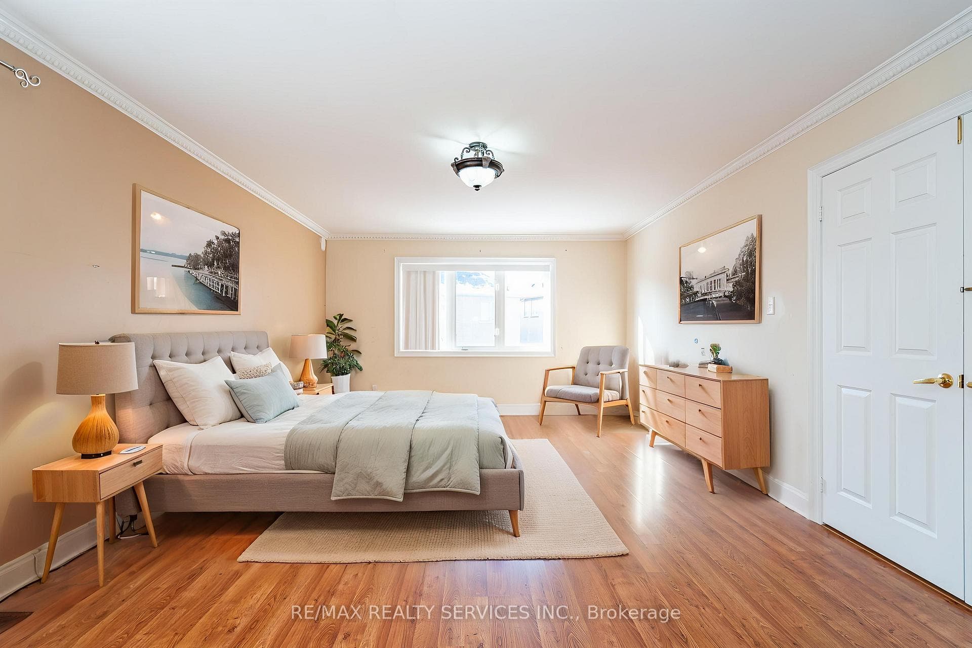 52 Mount Royal Circle - Detached photo 14 of 40 in Brampton, Ontario