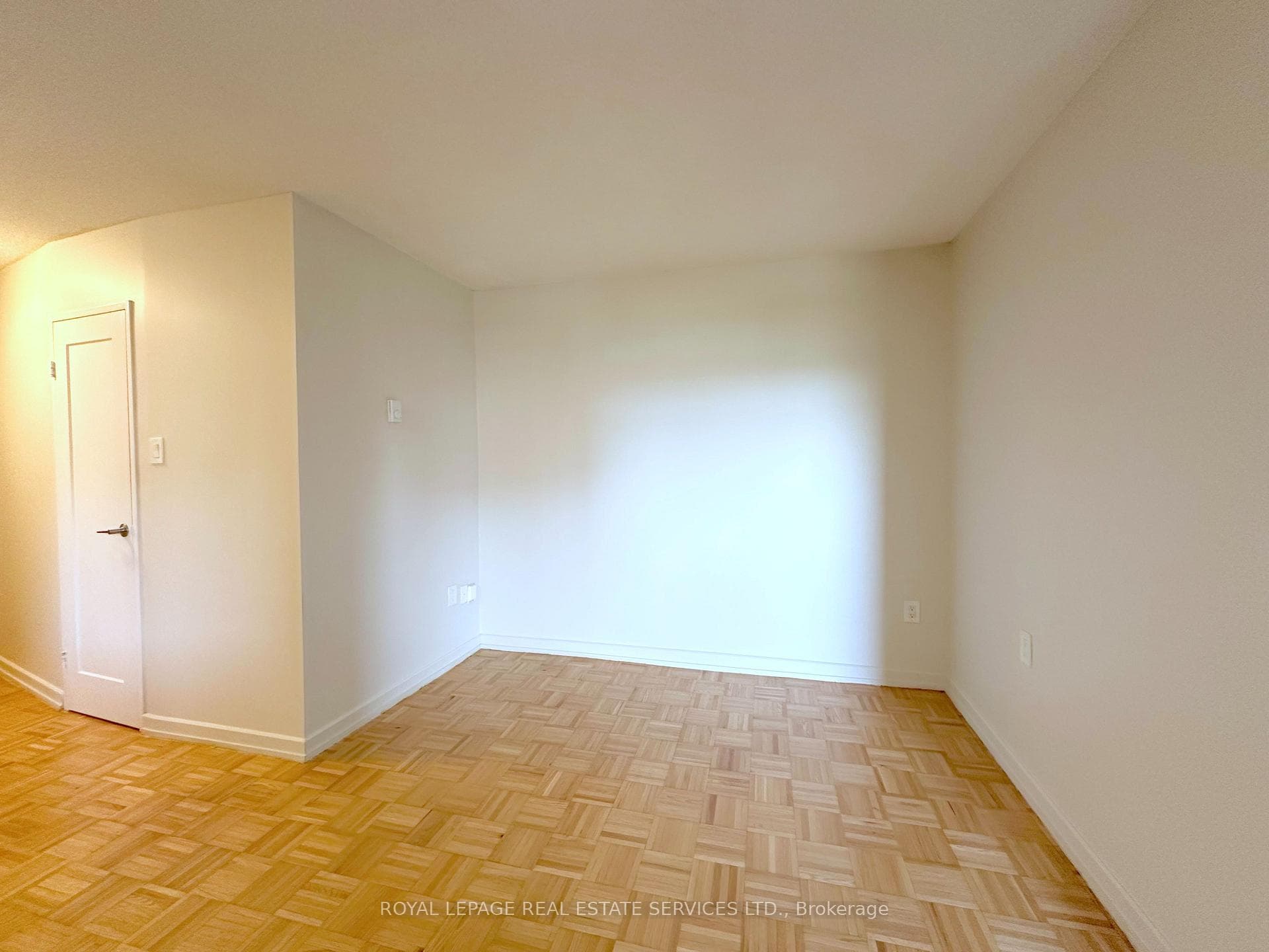 30 Denton Avenue Unit 1001 - Condo photo 5 of 14 in Birch Cliff / Cliffside, Ontario
