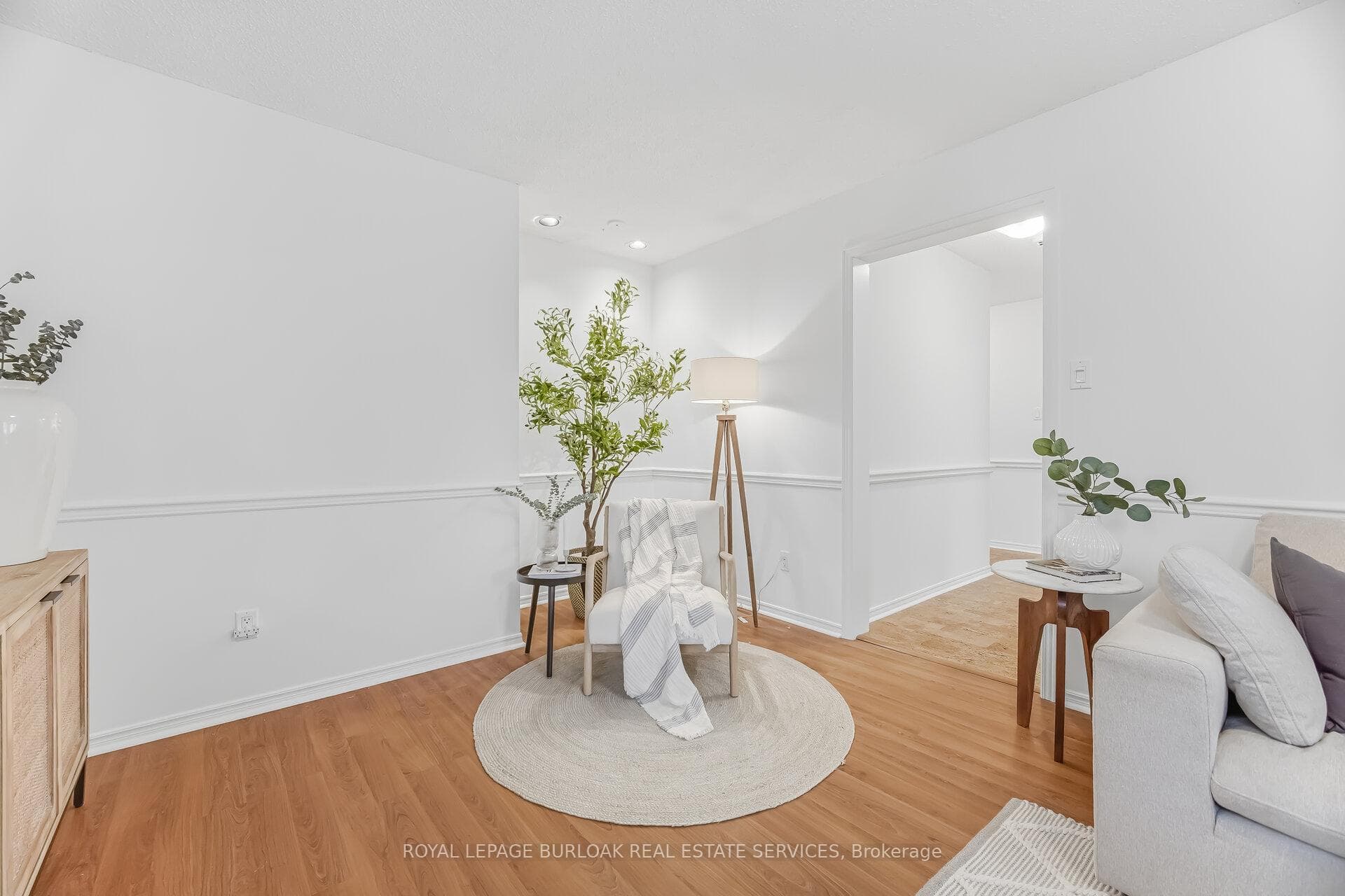 1004 Roxborough Drive - Detached photo 19 of 50 in Oakville, Ontario