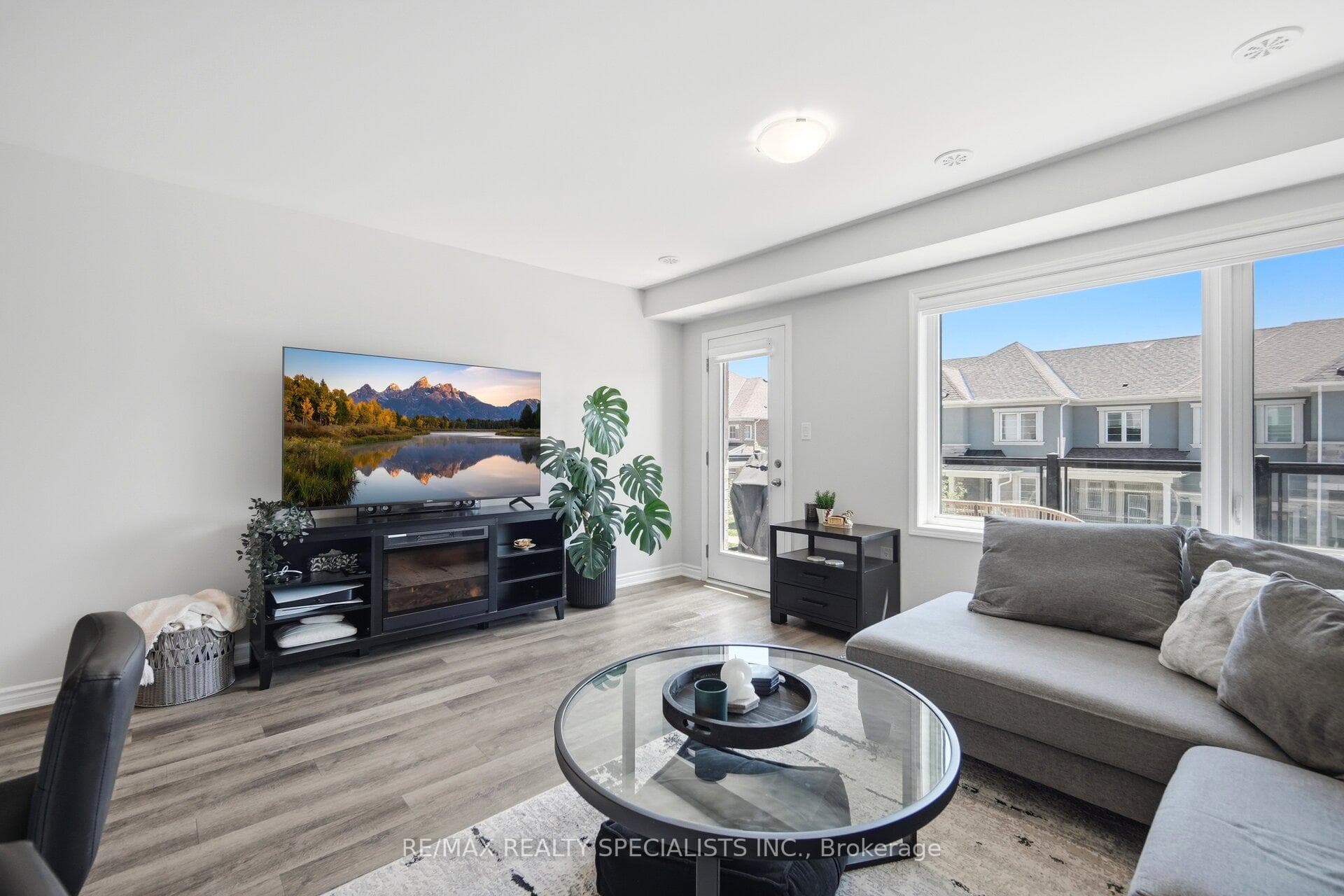 510 Bellflower Court - Townhouse photo 12 of 41 in Milton, Ontario