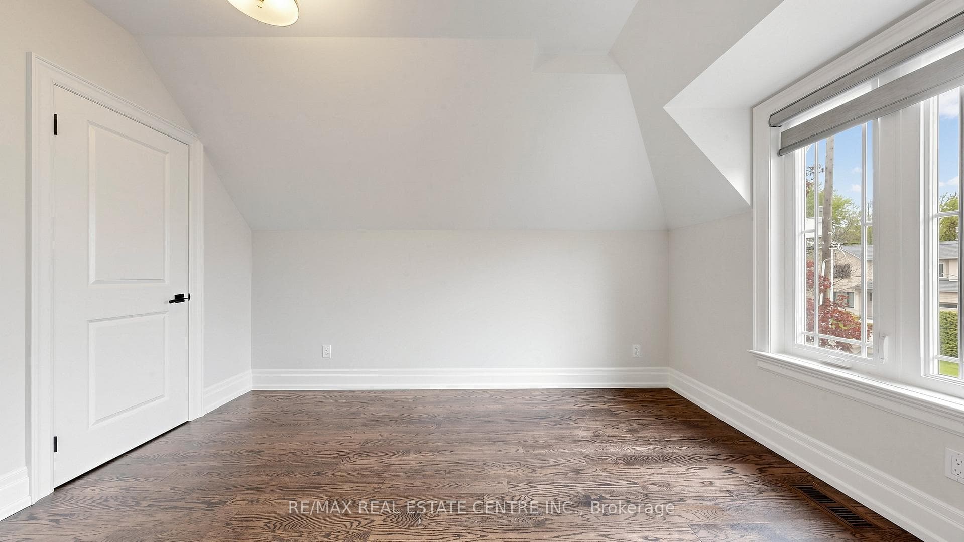 1496 Mansfield Drive - Detached photo 31 of 50 in Oakville, Ontario