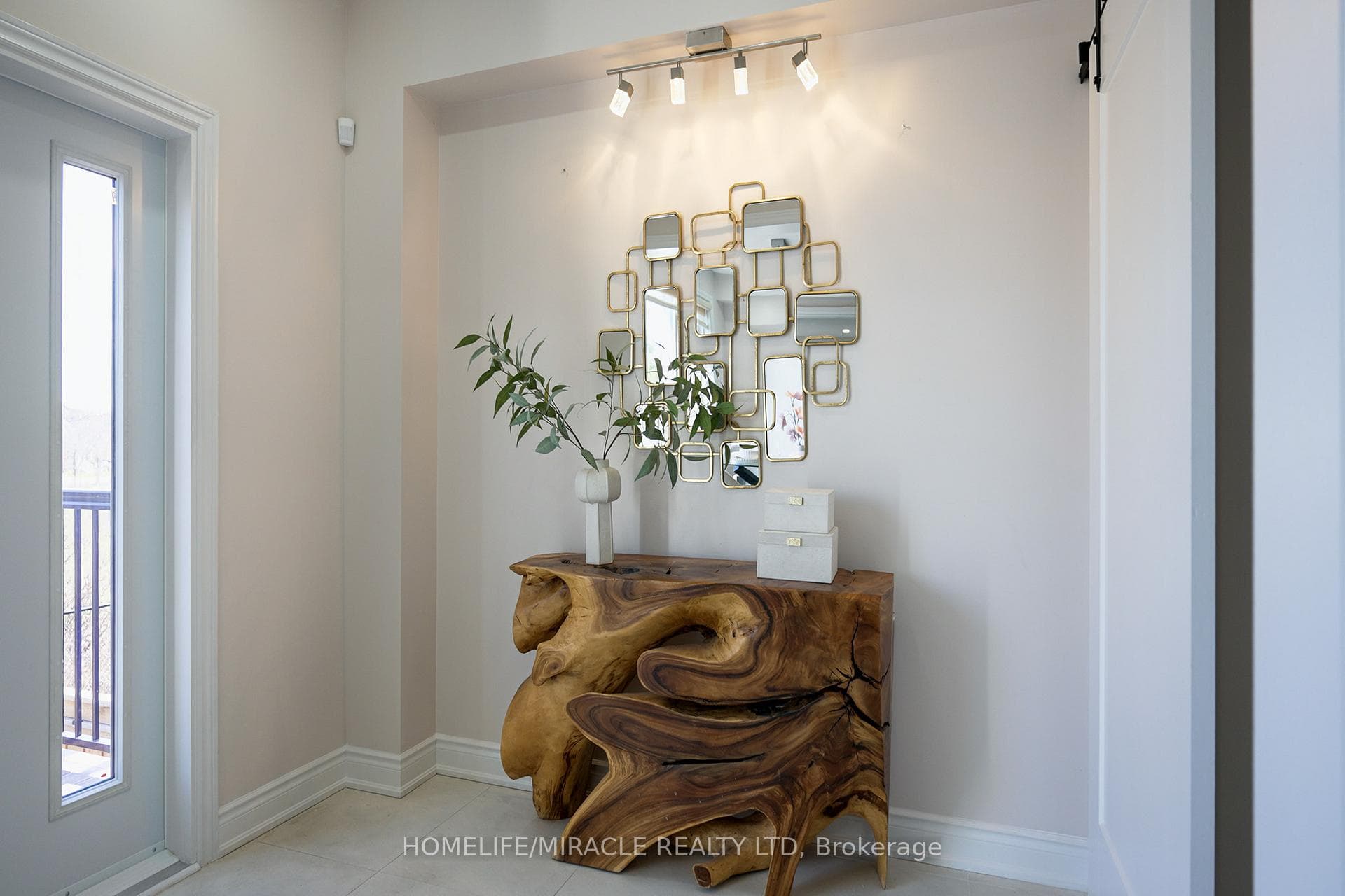2343 Falling Green Drive - Detached photo 10 of 50 in Oakville, Ontario