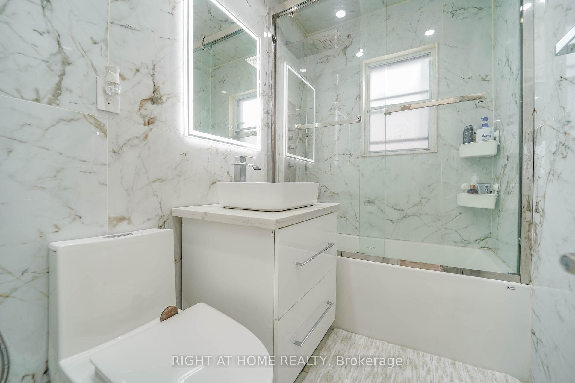 174 Aylesworth Avenue - Detached photo 14 of 50 in Birch Cliff / Cliffside, Ontario