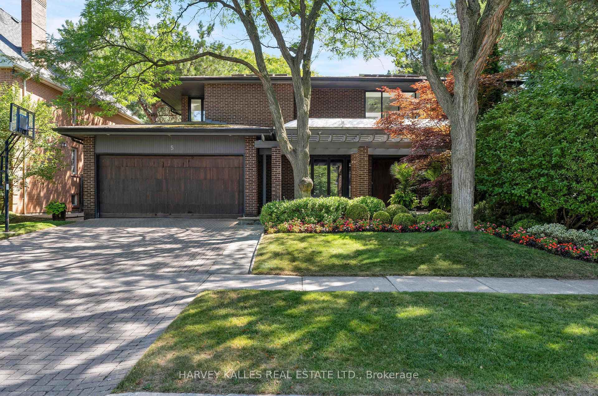 5 Cosmic Drive - Detached photo 1 of 23 in Don Mills / Parkwoods / Victoria Village, Ontario