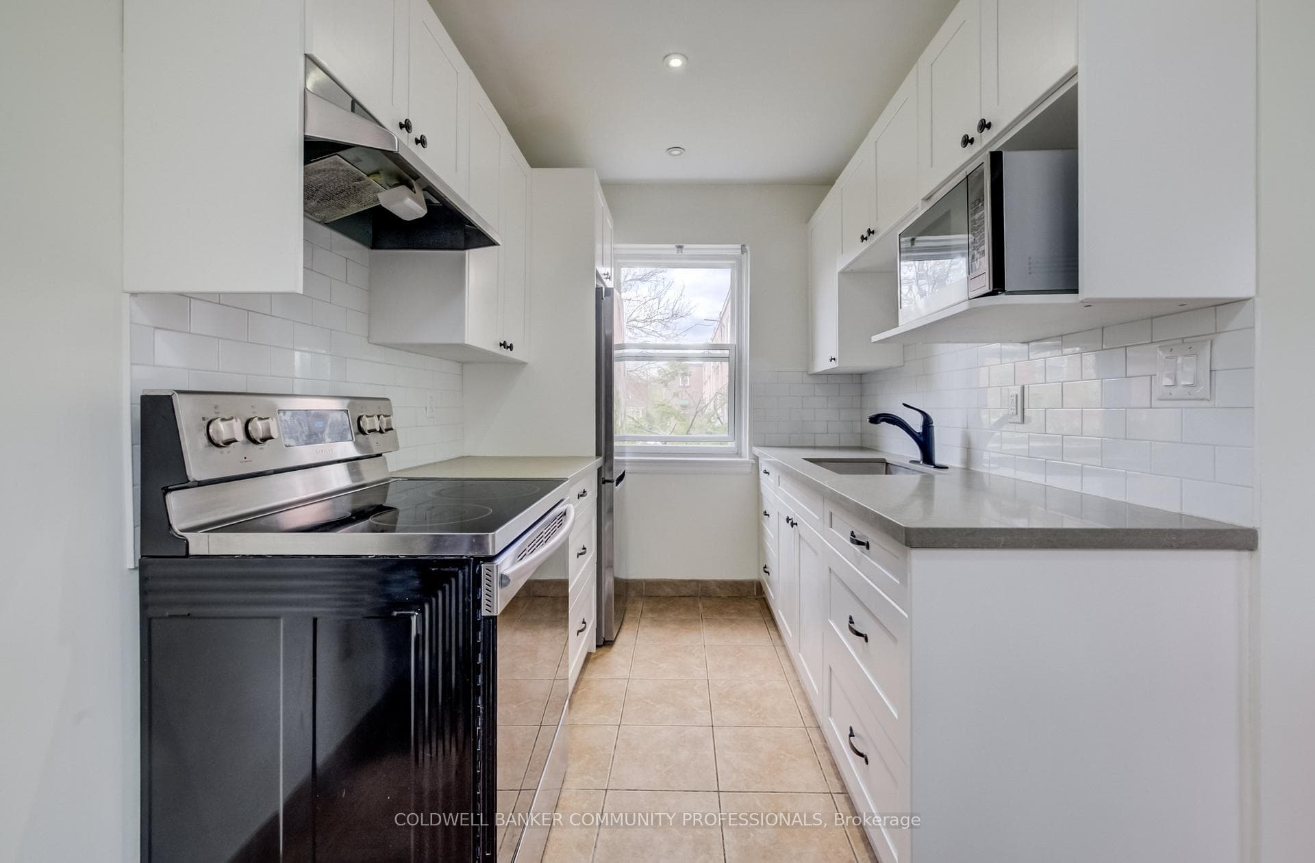 137 Emerald Street - Condo photo 3 of 23 in Hamilton, Ontario