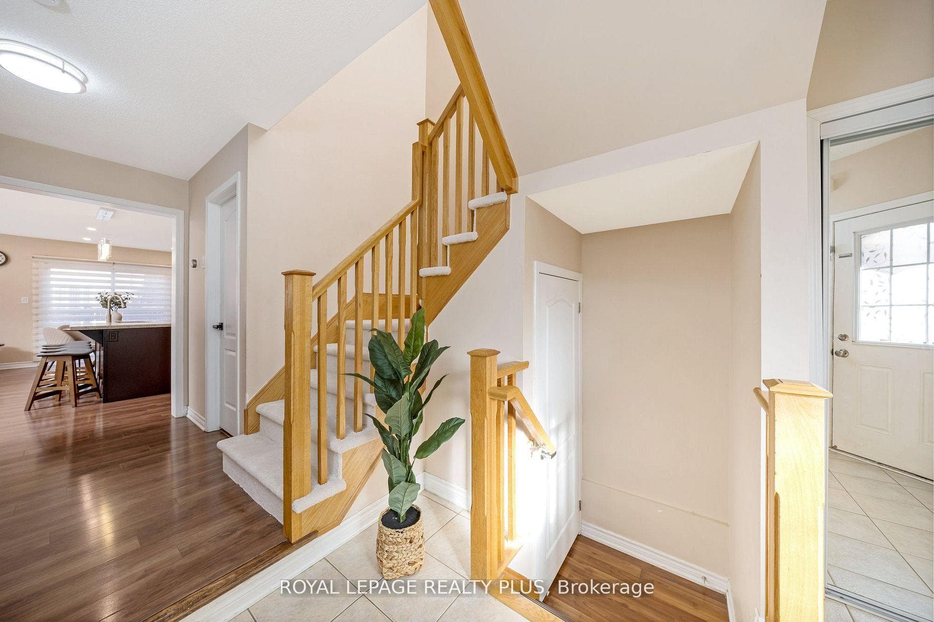 1542 Gainer Crescent - Townhouse photo 19 of 40 in Milton, Ontario