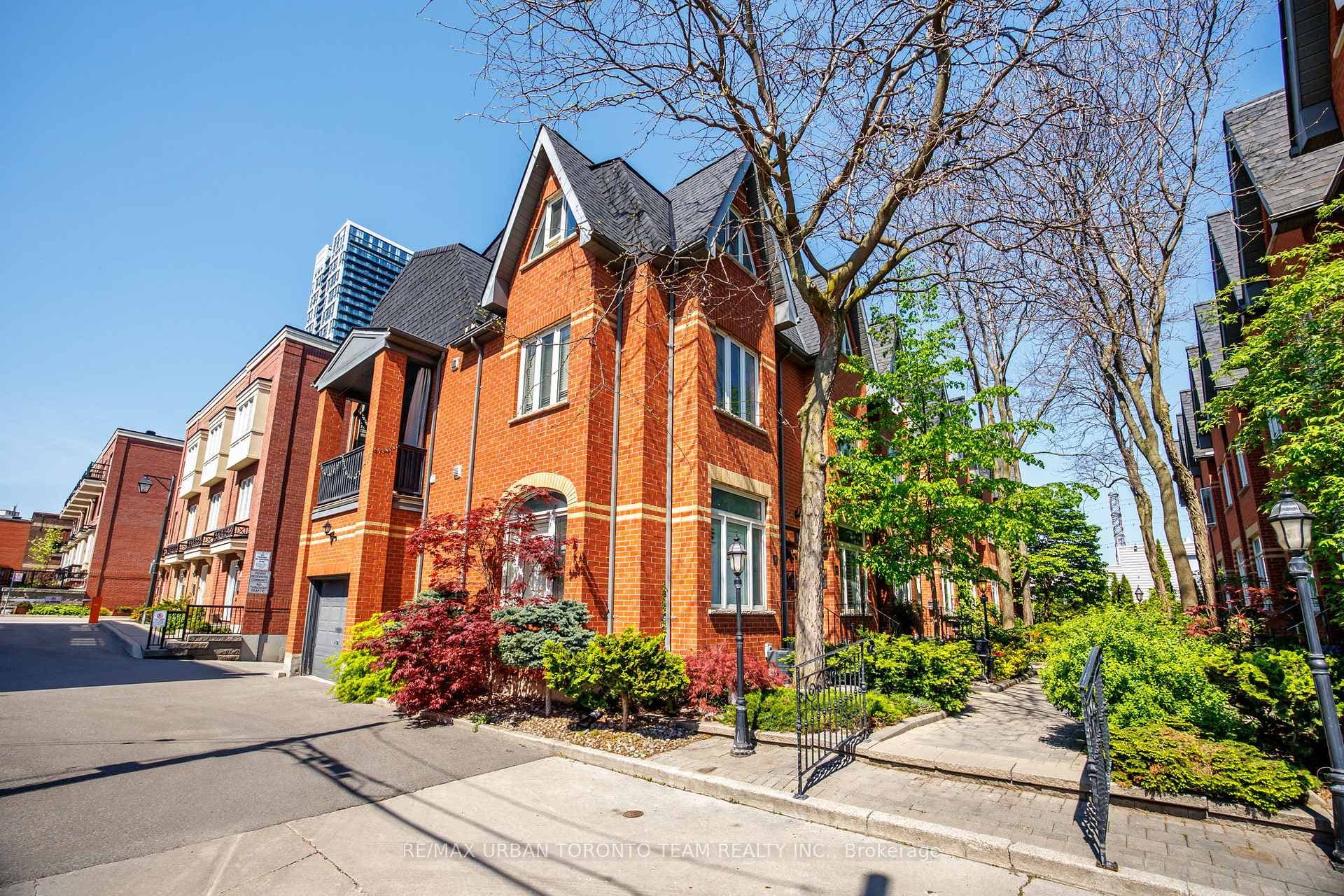 12 Old Primrose Lane - Townhouse photo 1 of 33 in Regent Park / Cabbagetown / St. James Town, Ontario