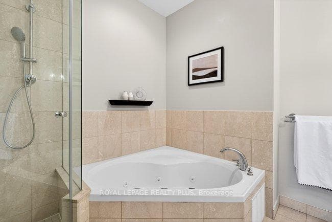 35 Kingsbridge Garden Circle Unit TPH4 - Condo photo 30 of 50 in Mississauga, Ontario