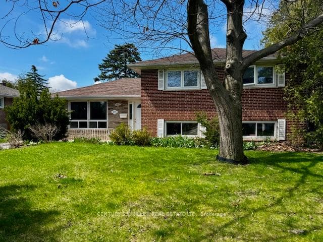 2075 Seabrook Drive - home for sale in Oakville, Ontario