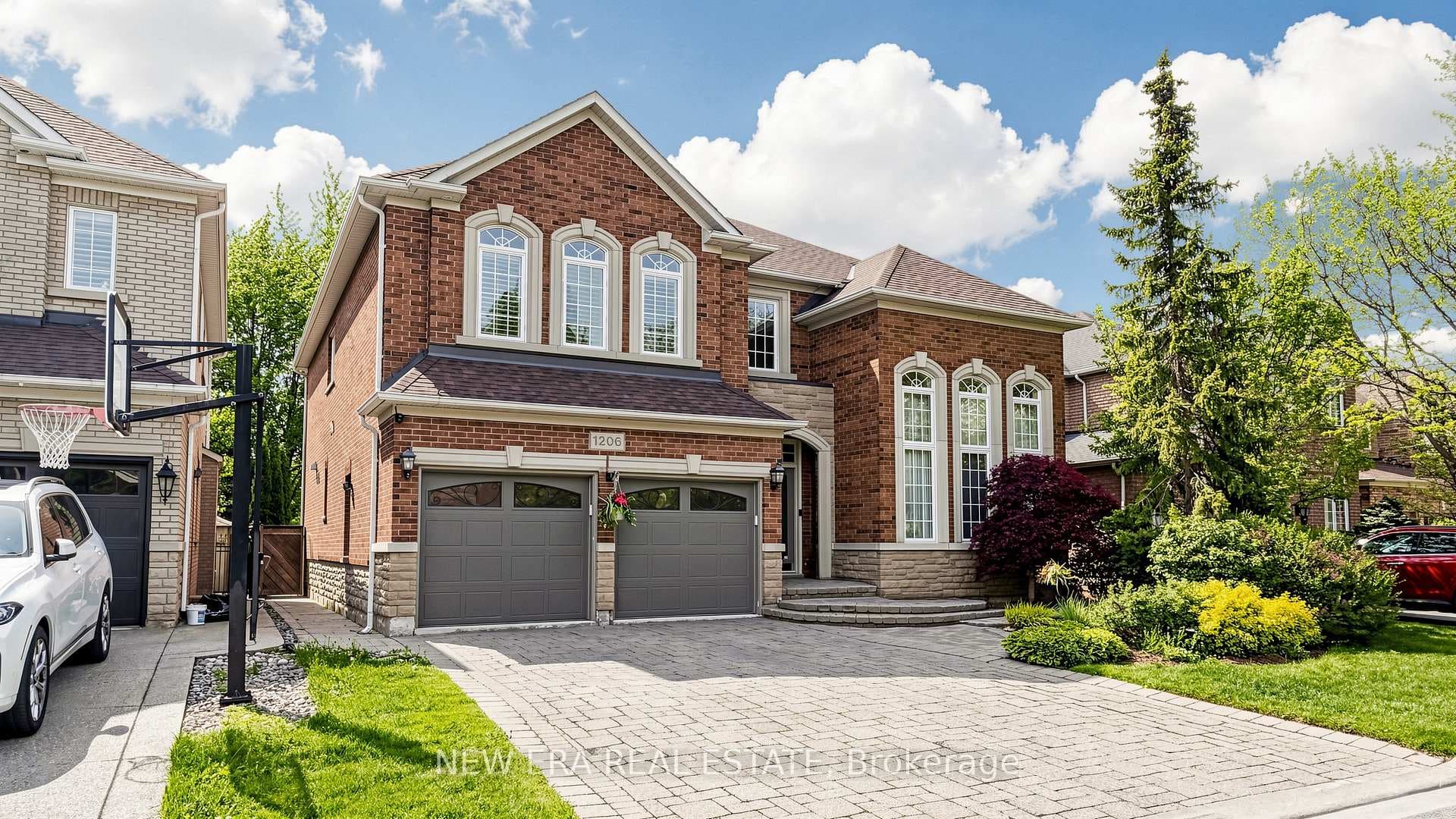 1206 Lindenrock Drive - Detached photo 2 of 50 in Oakville, Ontario