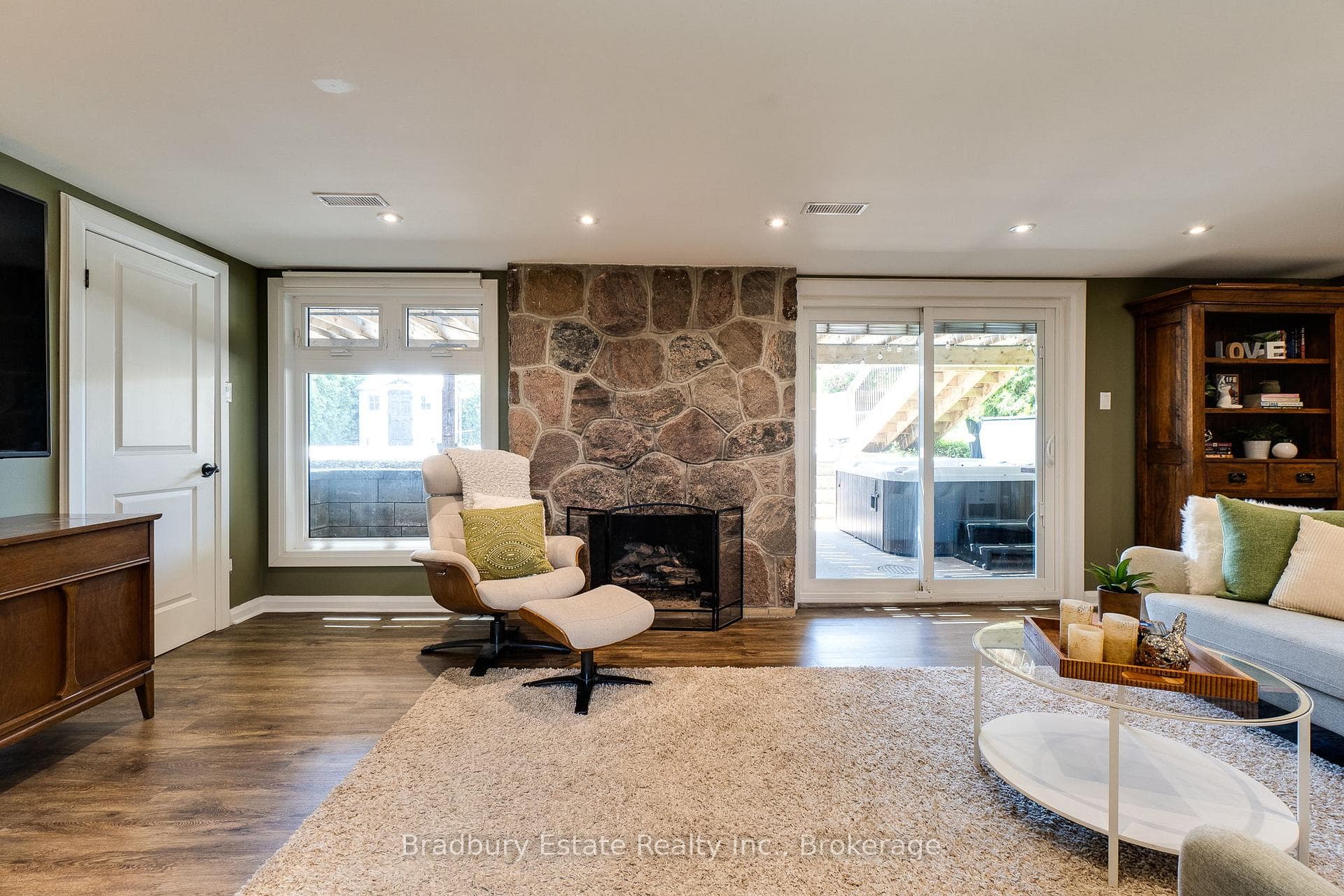 498 Wicklow Road - Detached photo 21 of 39 in Burlington, Ontario
