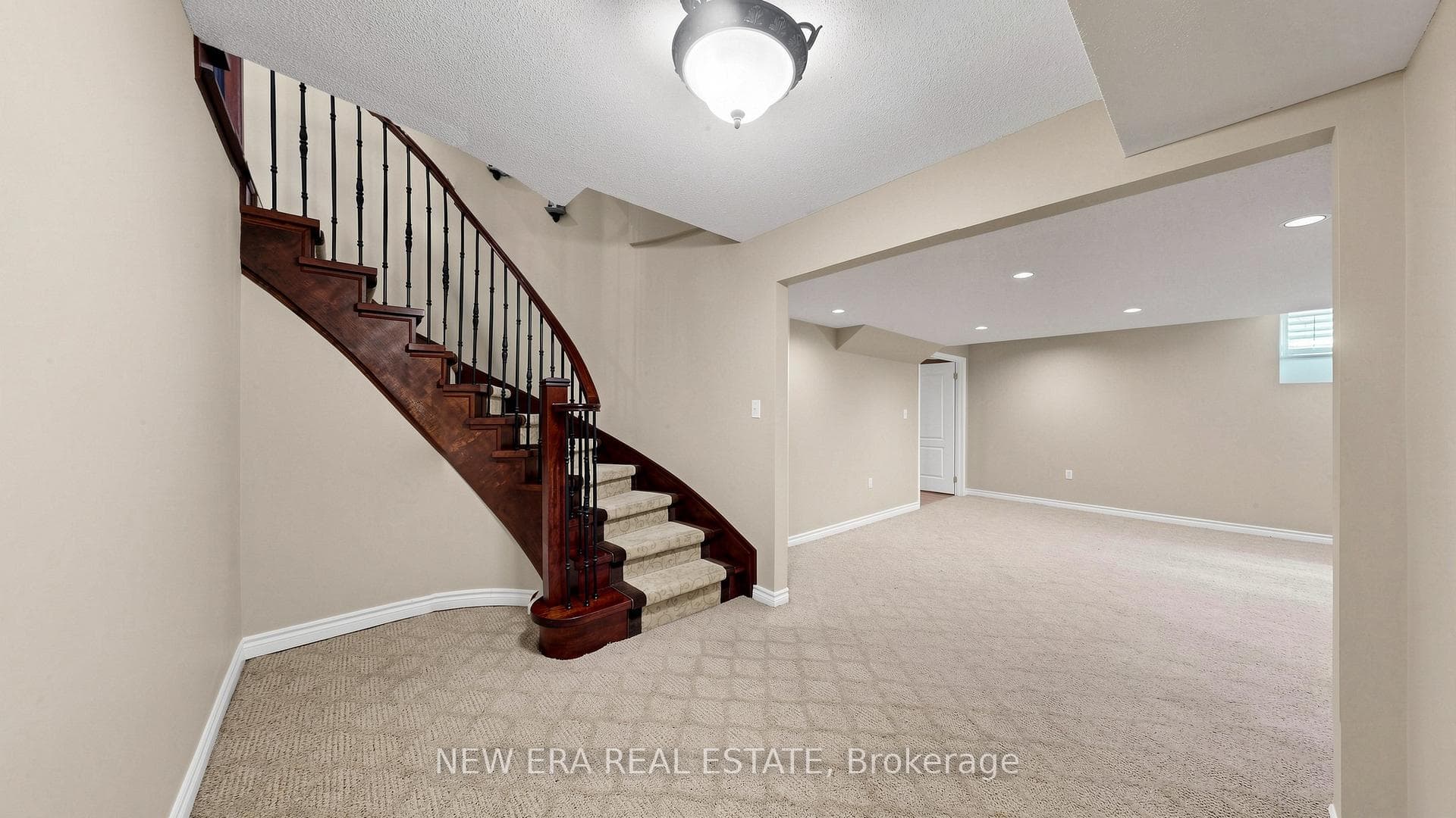 1206 Lindenrock Drive - Detached photo 35 of 50 in Oakville, Ontario