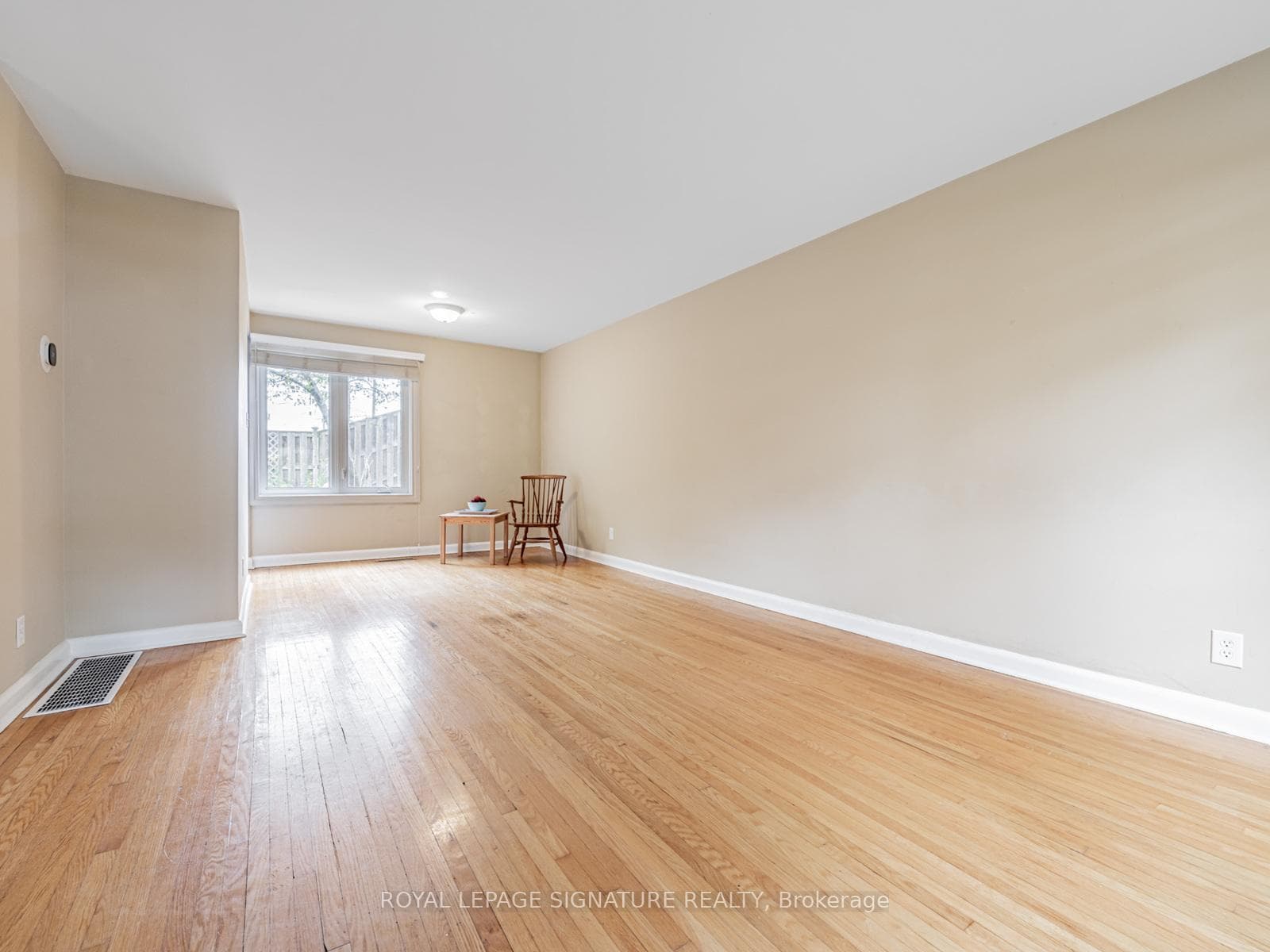 4 Burdock Lane - Condo photo 6 of 32 in Don Mills / Parkwoods / Victoria Village, Ontario