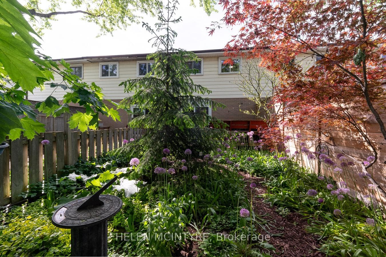 140 Ripley Court Unit 4 - Townhouse photo 45 of 47 in Oakville, Ontario