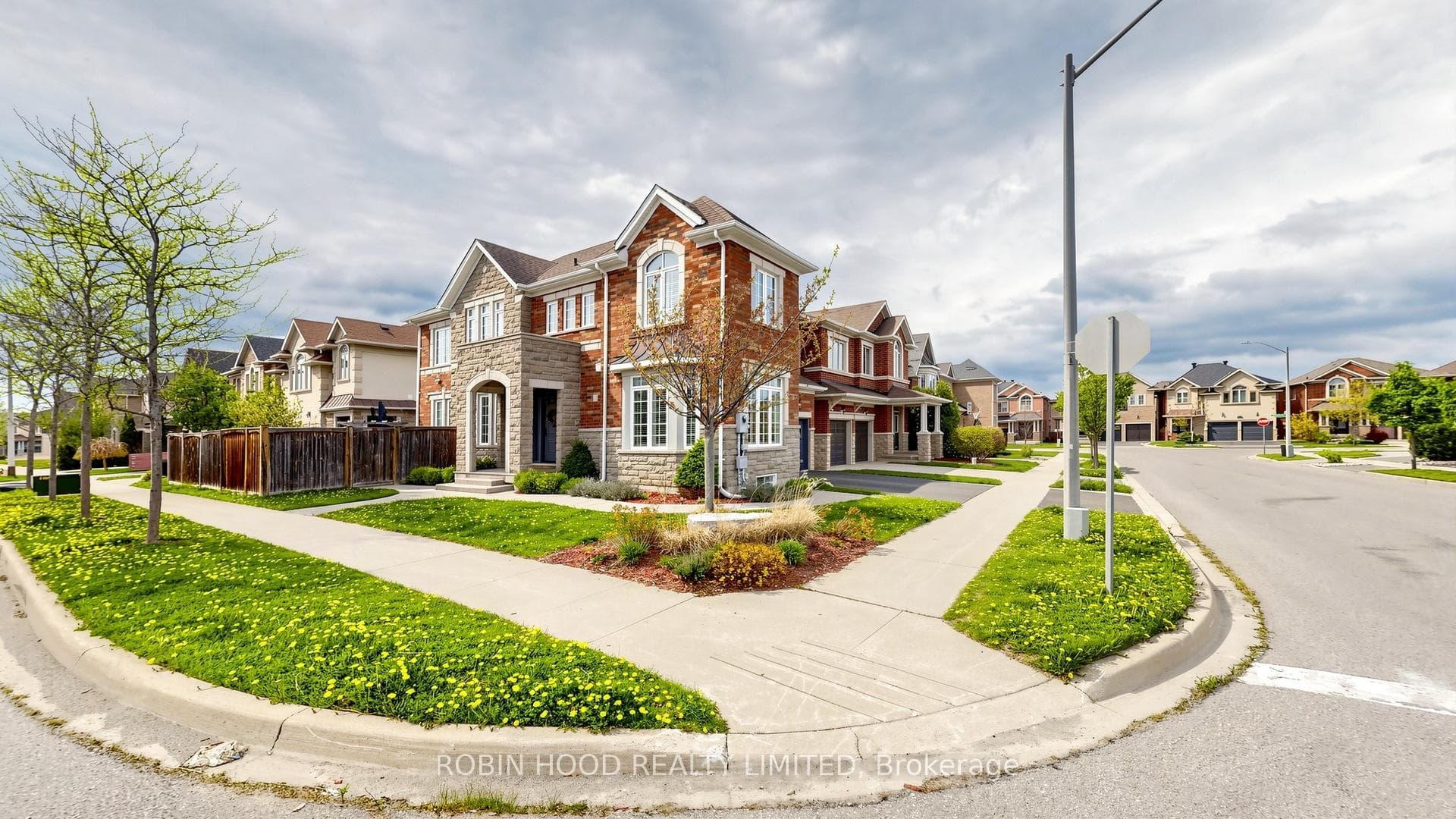 3307 Granite Gate - Detached photo 13 of 49 in Burlington, Ontario