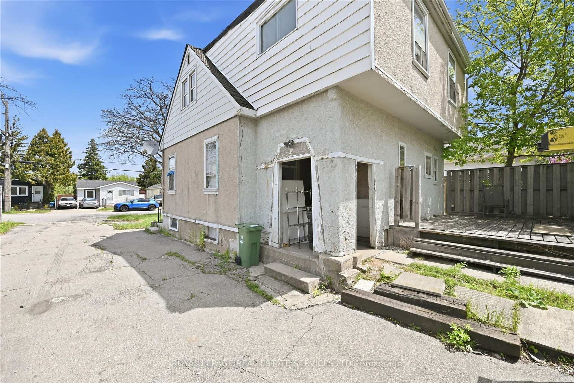 700 Rennie Street - Detached photo 6 of 9 in Hamilton, Ontario