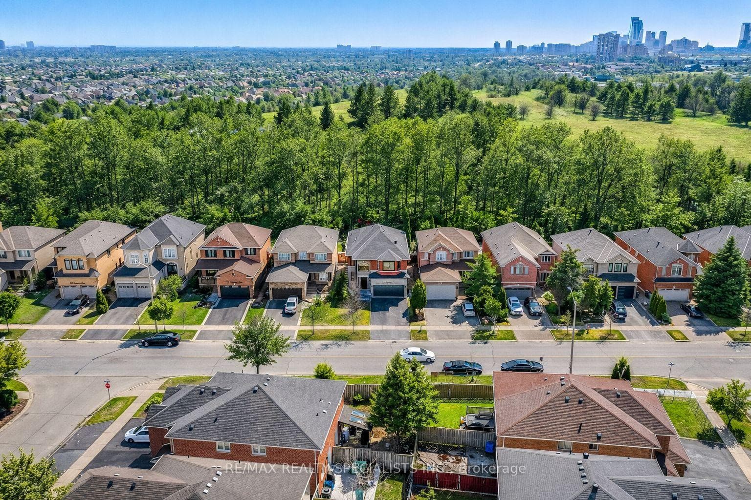 304 Barondale Drive - Detached photo 3 of 32 in Mississauga, Ontario