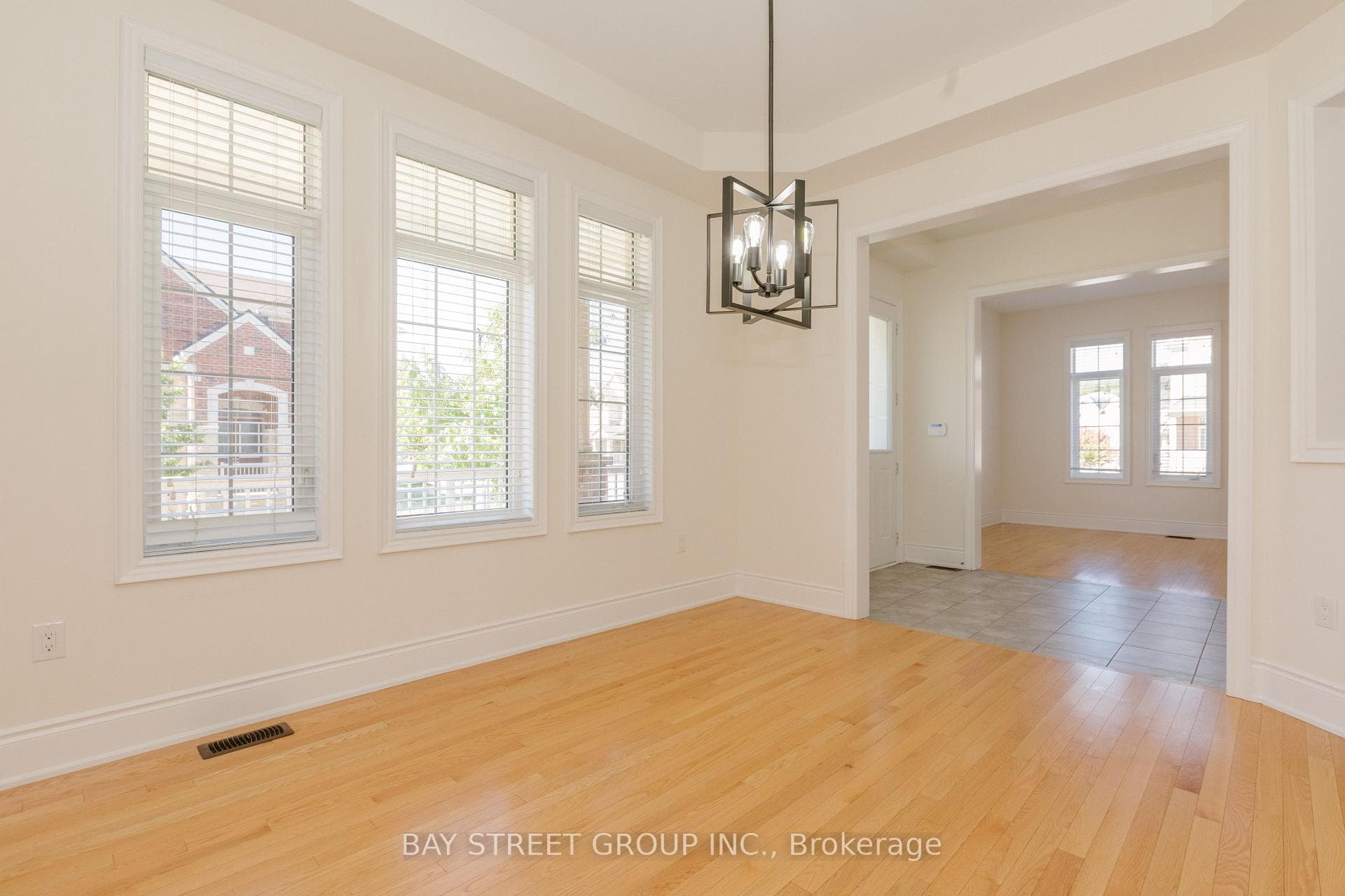 3127 Streamwood Pass - Detached photo 10 of 48 in Oakville, Ontario