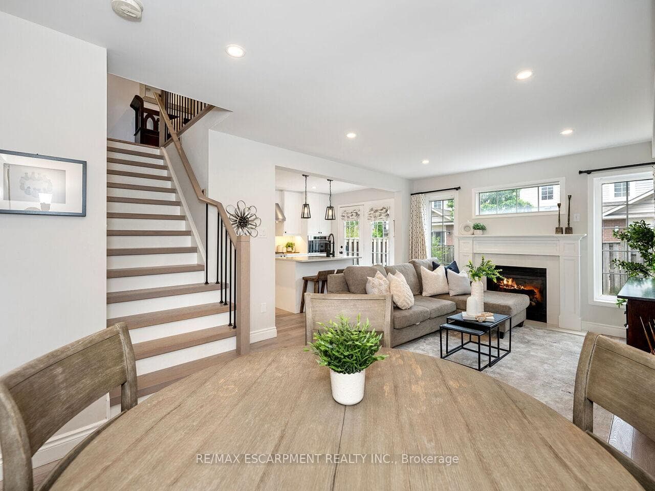 2448 Wooden Hill Circle - Townhouse photo 24 of 50 in Oakville, Ontario
