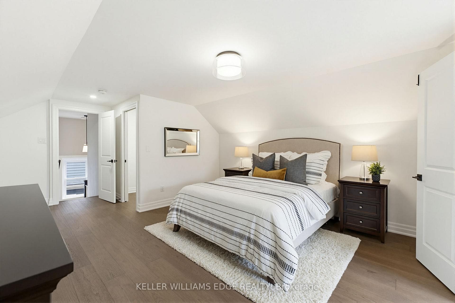 586 Woodland Avenue - Detached photo 13 of 45 in Burlington, Ontario