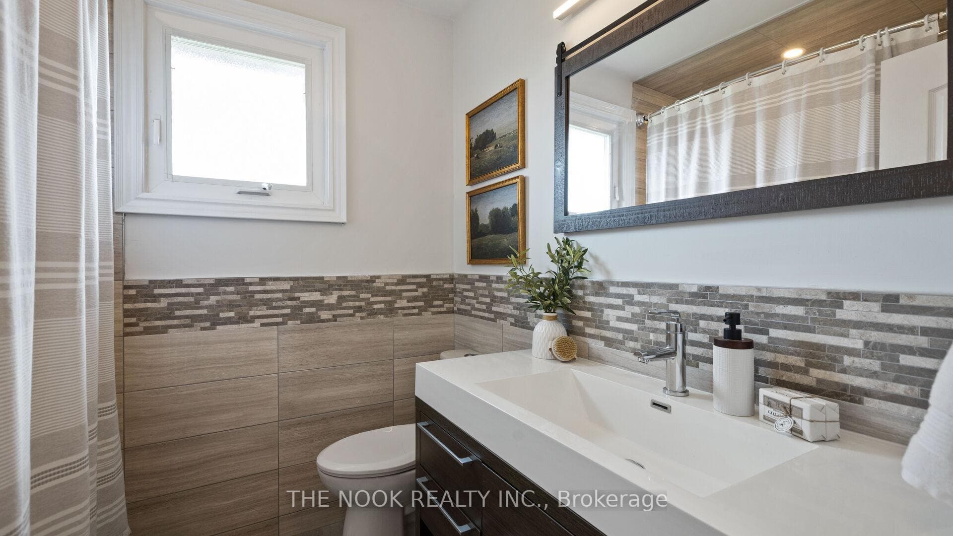 938 Wetherby Lane - Detached photo 24 of 48 in Mississauga, Ontario