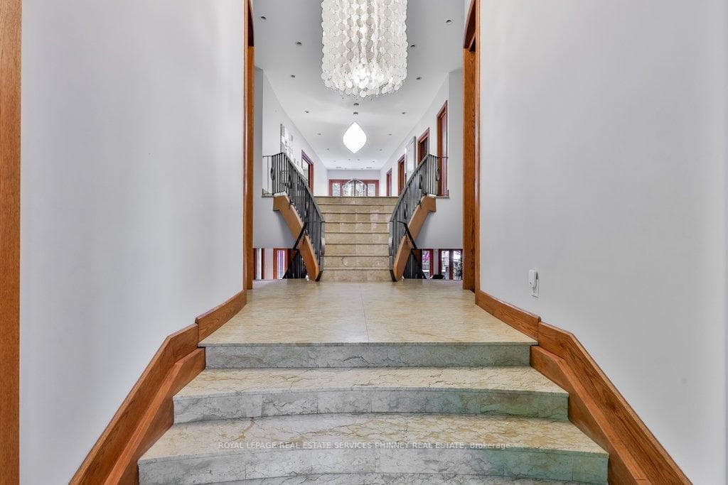 1188 Birchview Drive - Detached photo 6 of 45 in Mississauga, Ontario