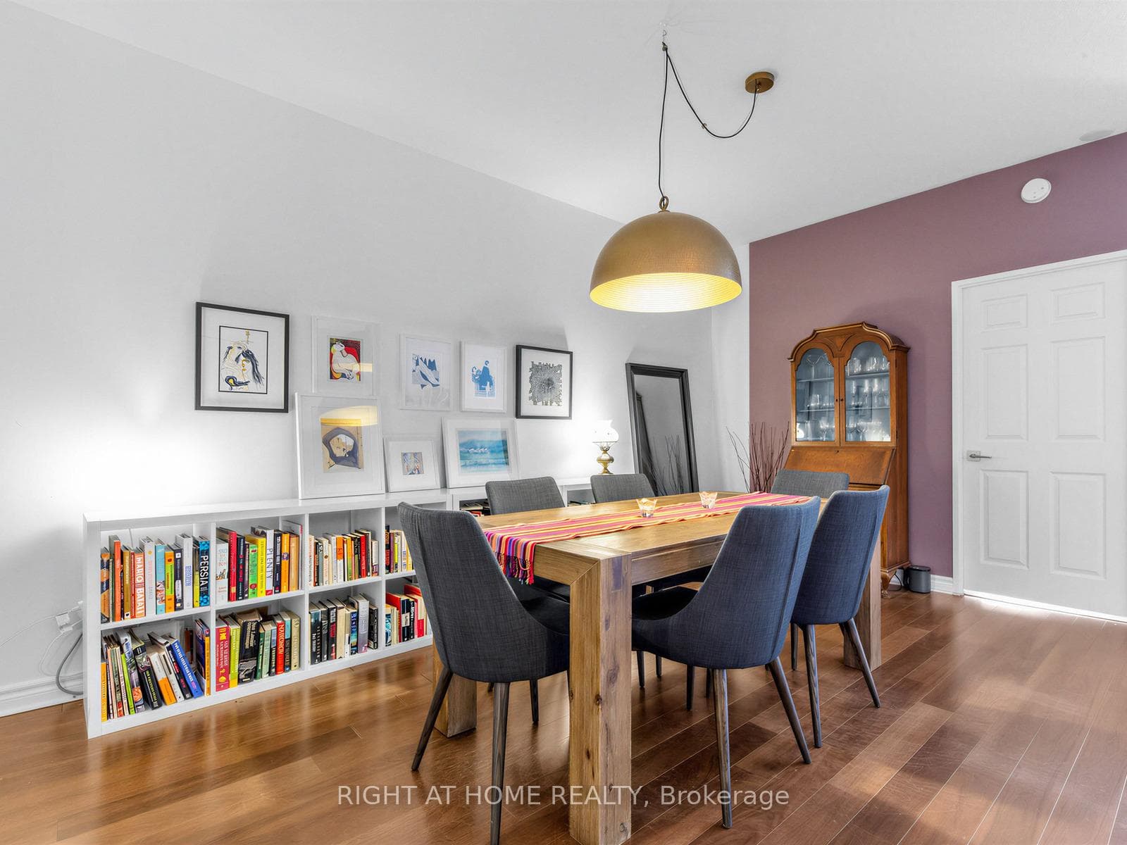 11 Christie Street Unit 406 - Condo photo 2 of 32 in Annex / Yorkville / Summerhill, Ontario