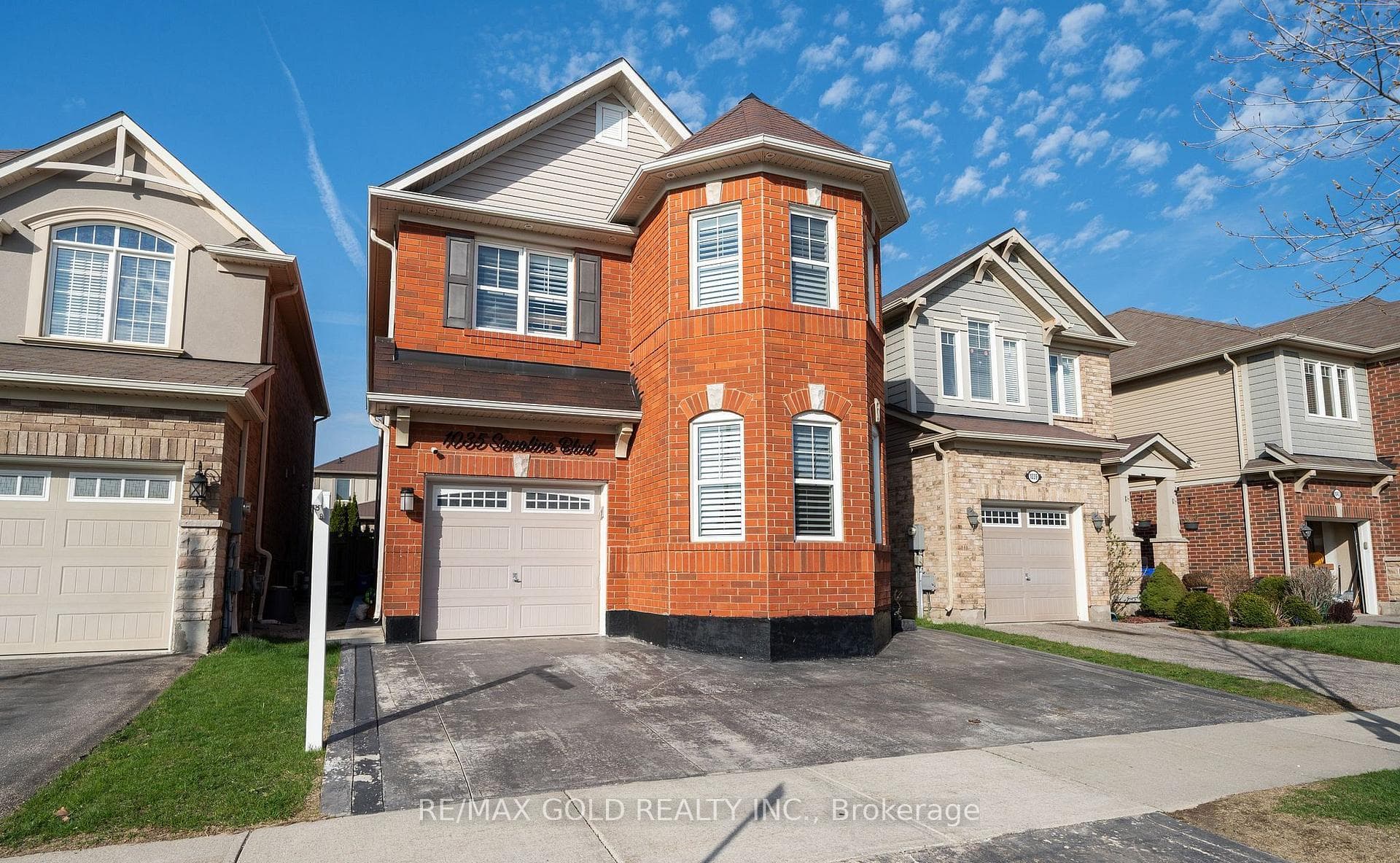 1035 SAVOLINE Boulevard - Detached photo 3 of 44 in Milton, Ontario