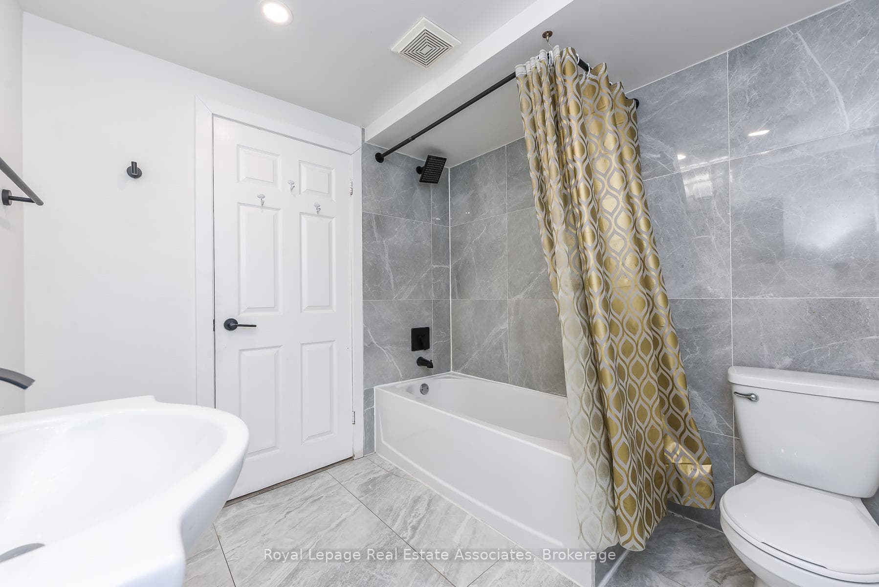 665 Kipling Avenue - Commercial photo 19 of 43 in Etobicoke (Islington / Rexdale), Ontario