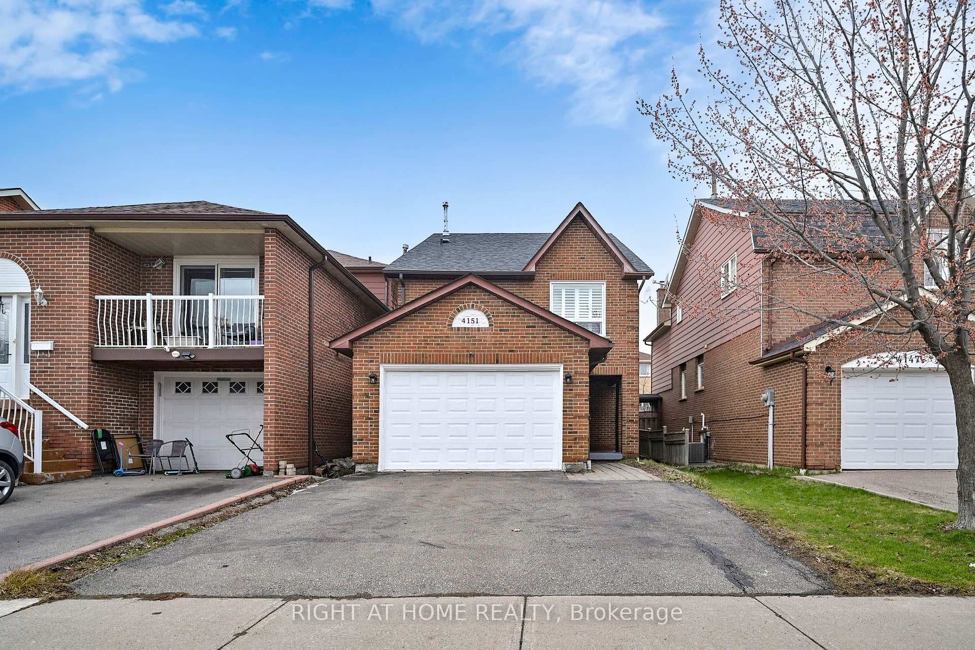 4151 Quaker Hill Drive - Detached for sale in Applewood, Ontario