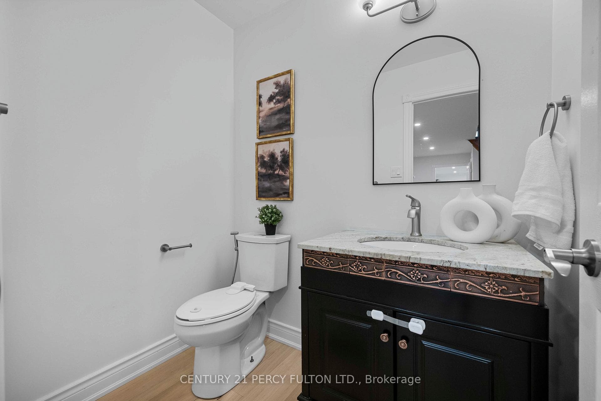 5393 Glen Erin Drive - Detached photo 4 of 48 in Mississauga, Ontario