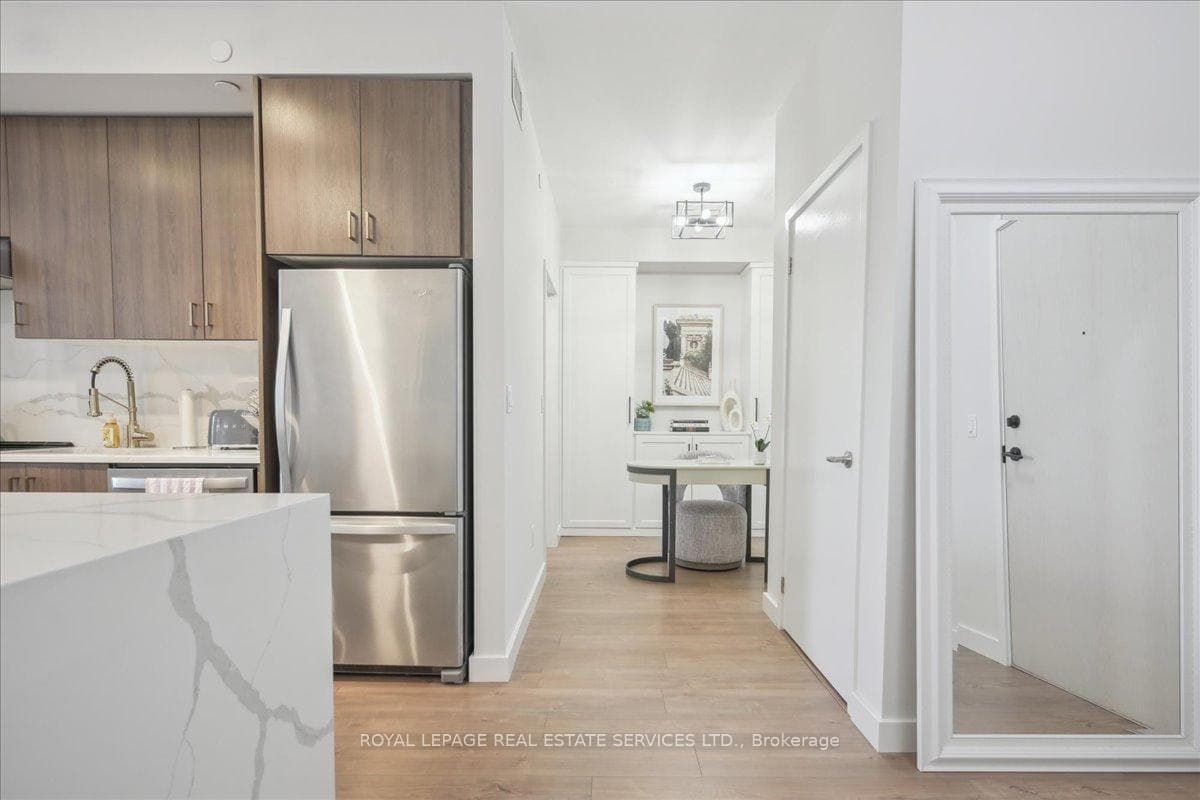 168 Sabina Drive Unit 211 - Condo photo 8 of 41 in Oakville, Ontario