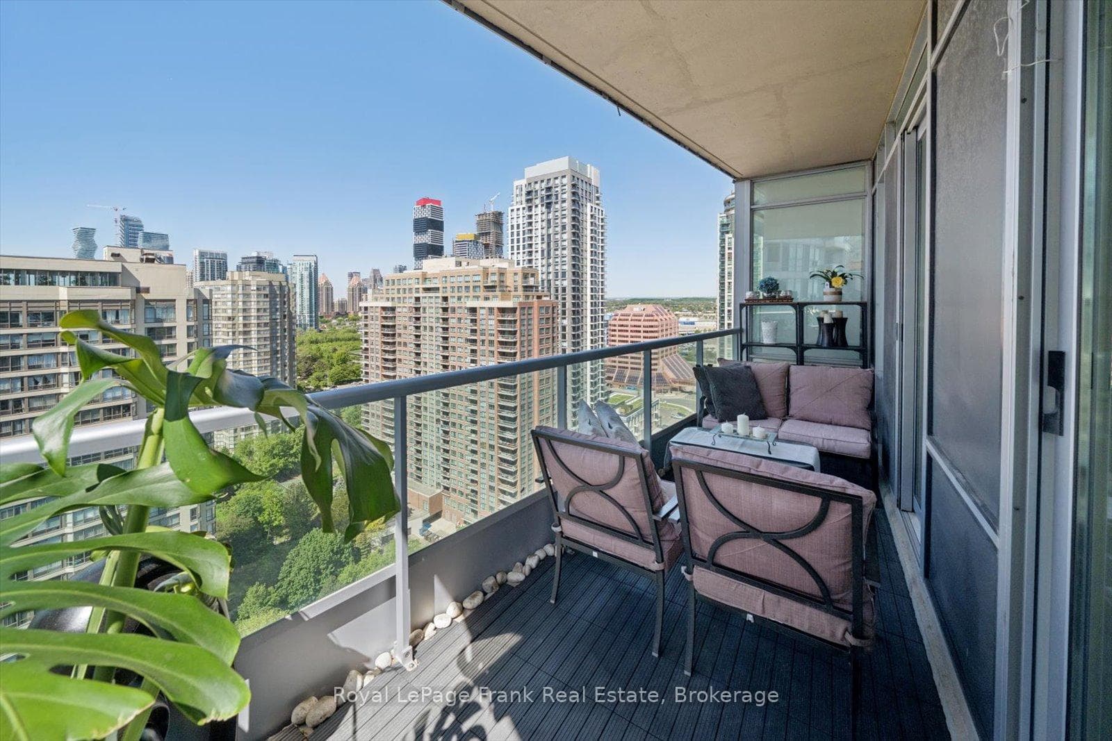 1 Elm Drive Unit 2405 - Condo photo 18 of 22 in Mississauga, Ontario