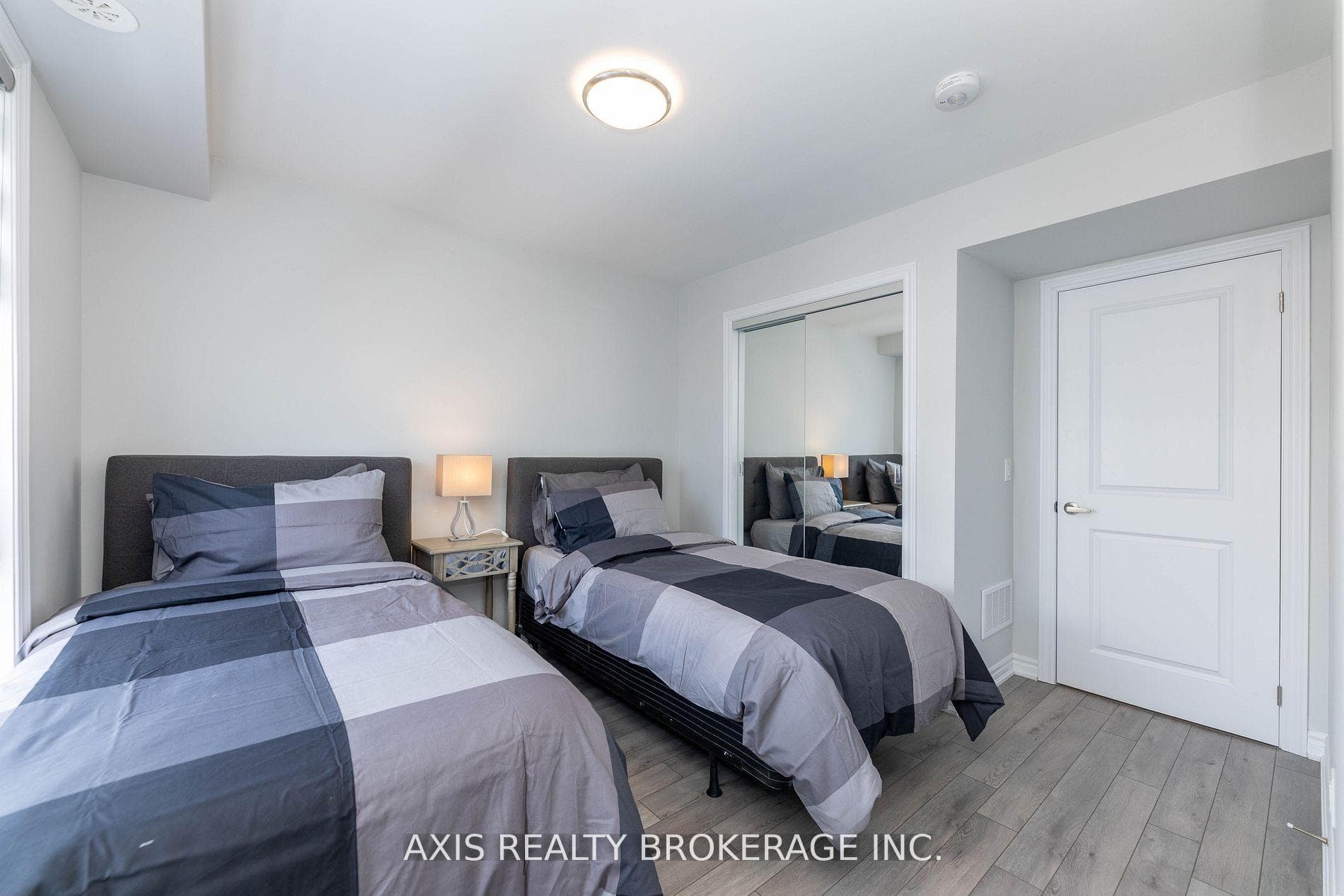 349 Wheat Boom Drive Unit 324 - Condo photo 26 of 27 in Oakville, Ontario