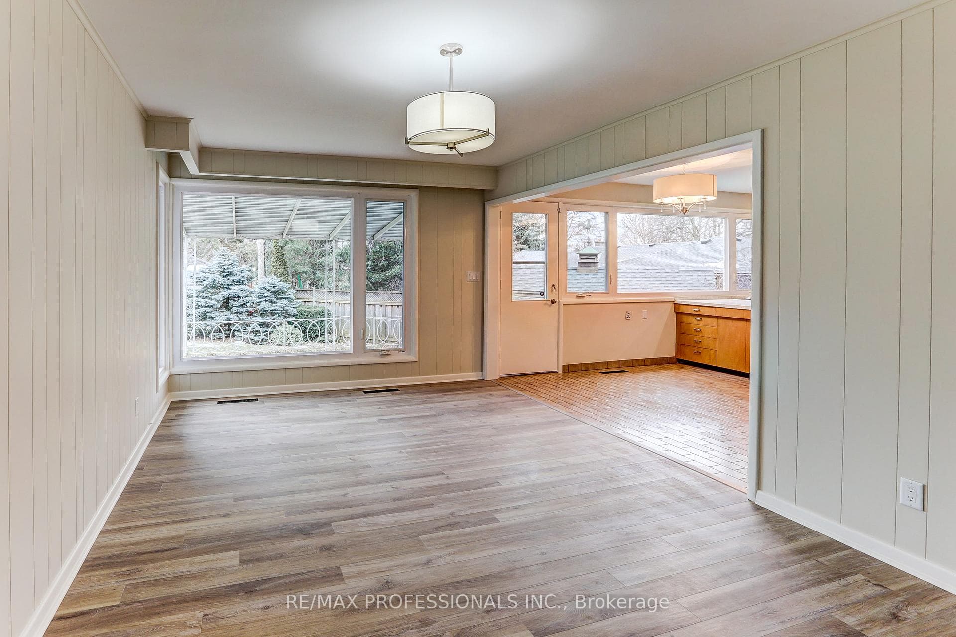 23 Ravensbourne Crescent - Detached photo 21 of 44 in Etobicoke (Islington / Rexdale), Ontario