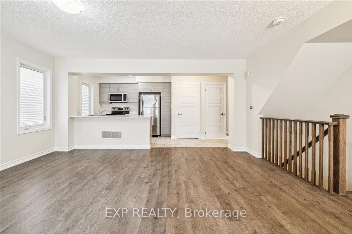 107 Lemieux Court - Townhouse photo 8 of 36 in Milton, Ontario