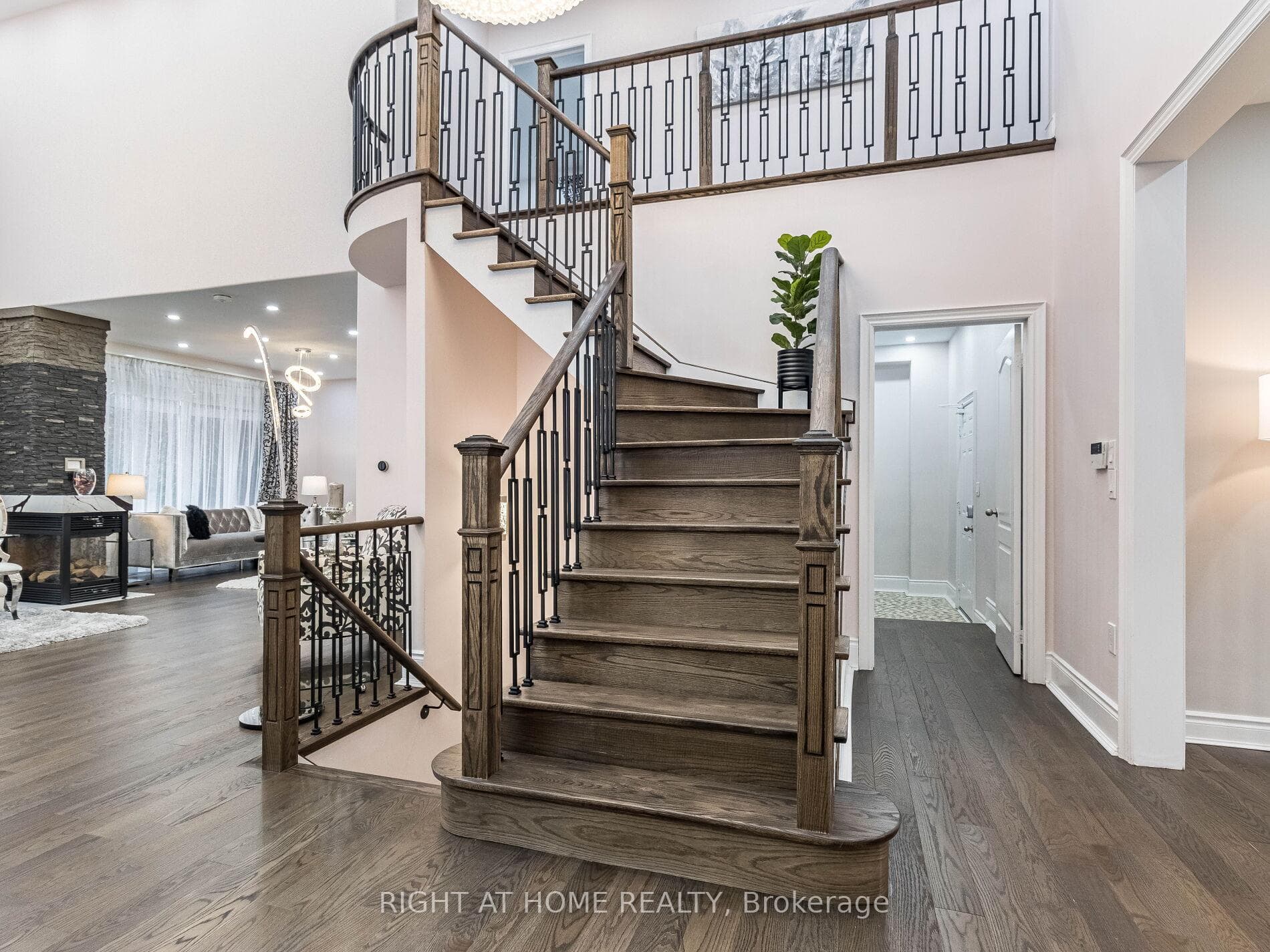 3176 Stocksbridge Avenue - Detached photo 22 of 50 in Oakville, Ontario